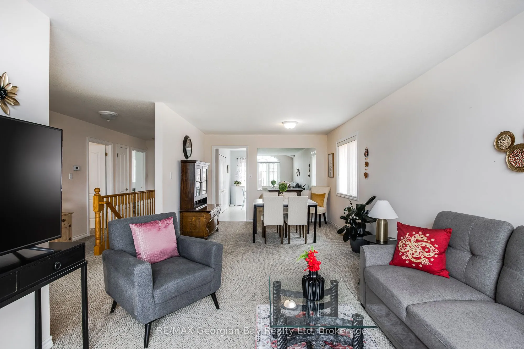 1085 Whitney Crescent