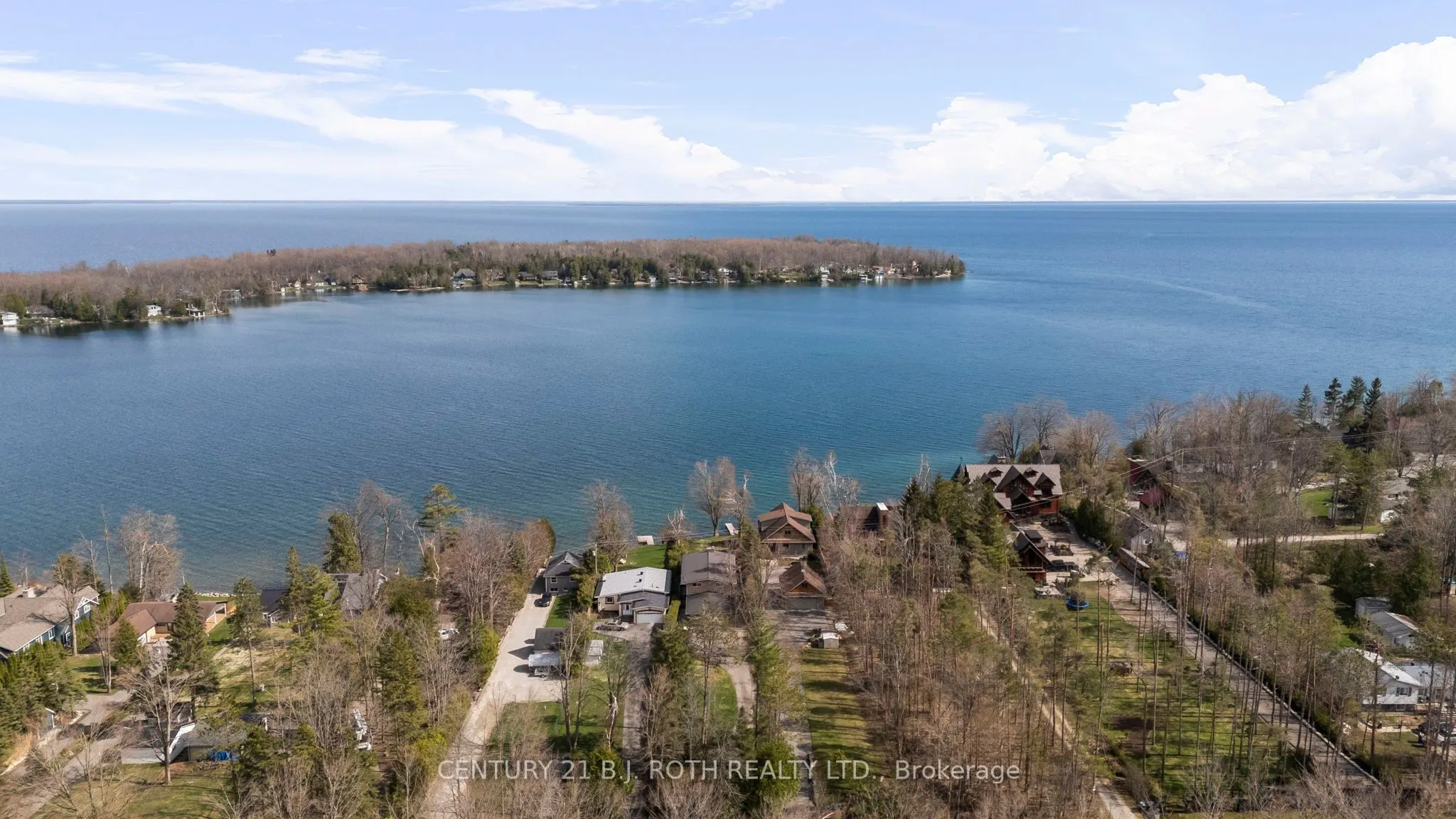 2679 Lakeshore Road E