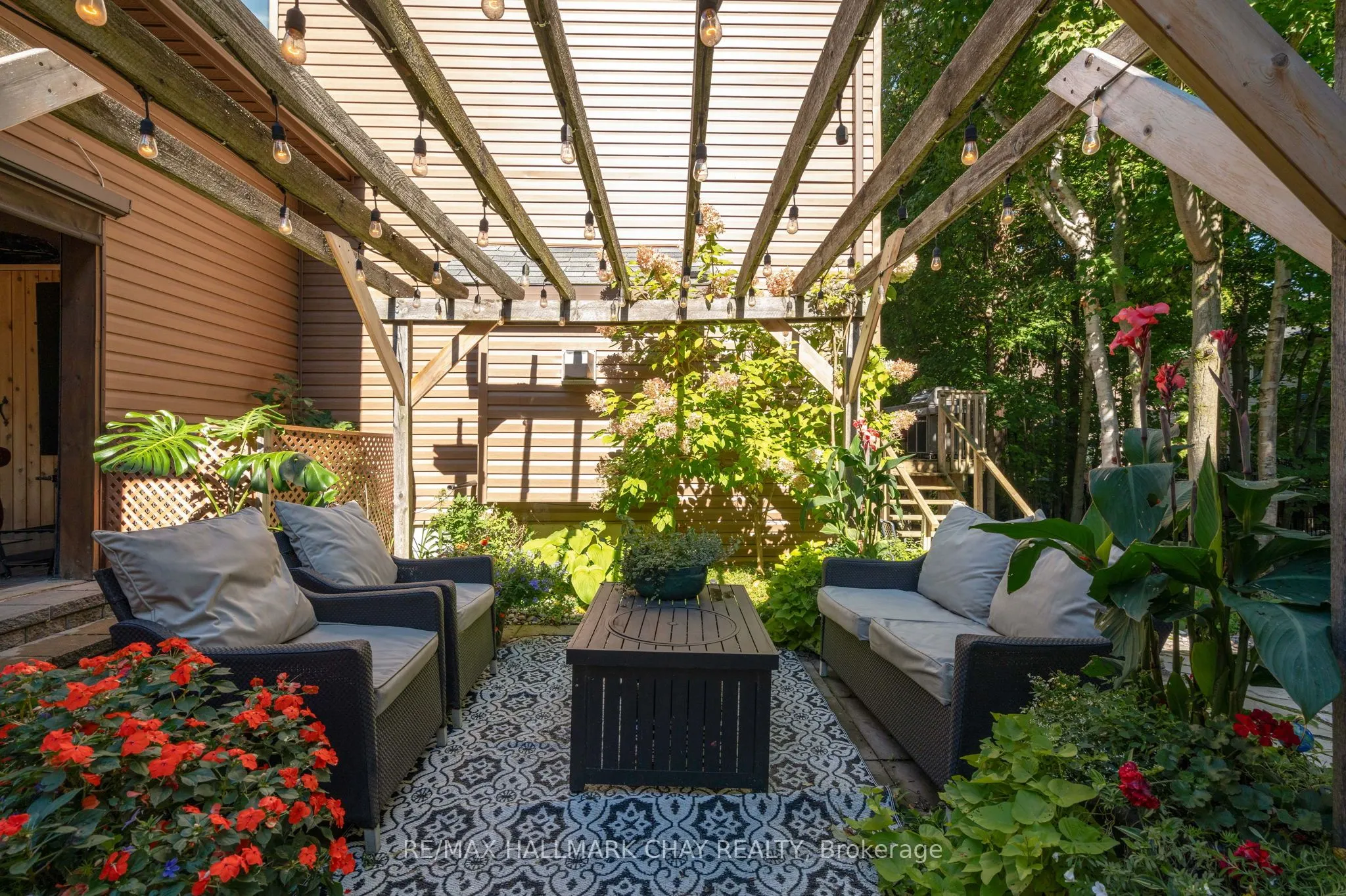 11 OAKMONT Avenue