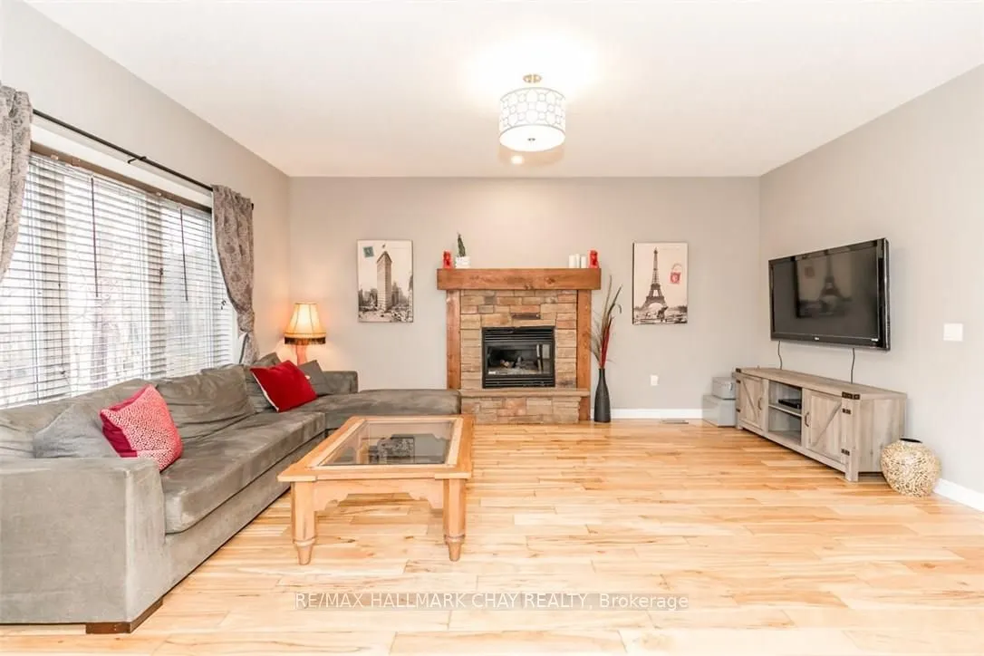 11 OAKMONT Avenue