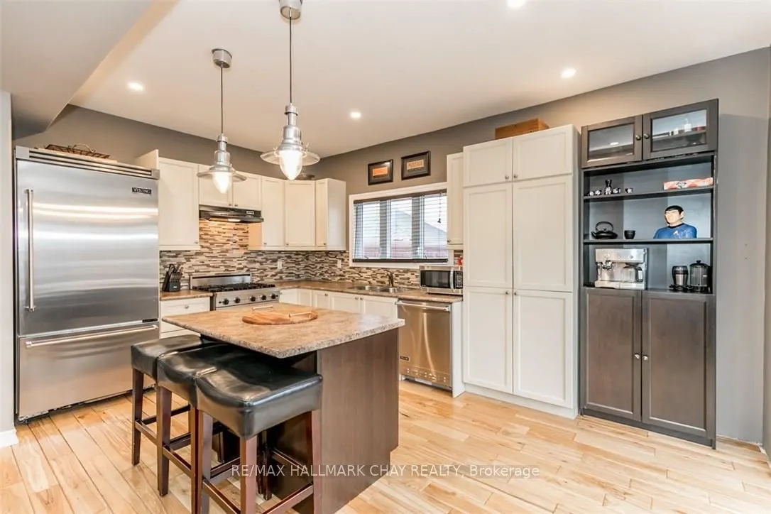 11 OAKMONT Avenue