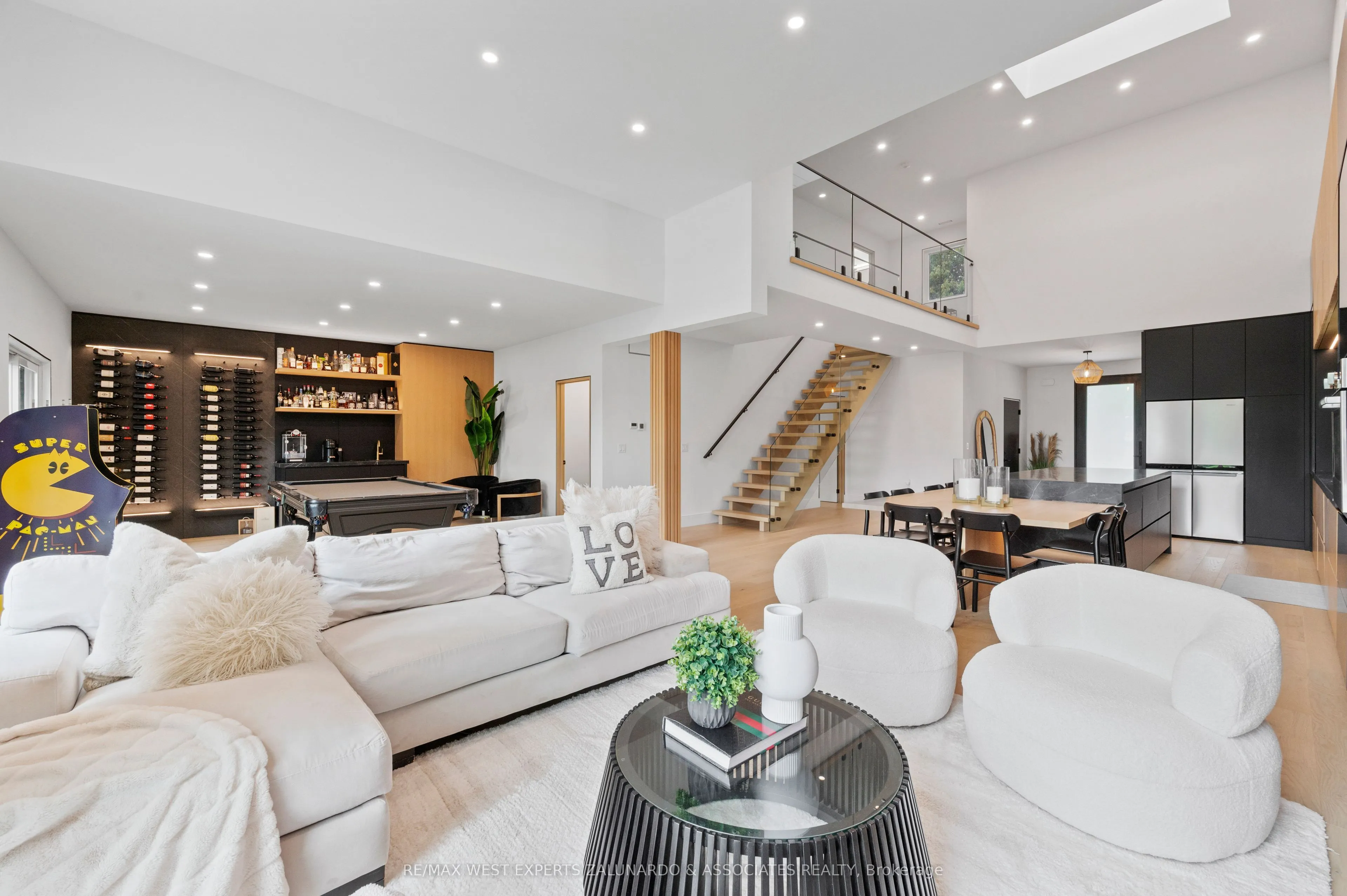 36 Simcoe Road