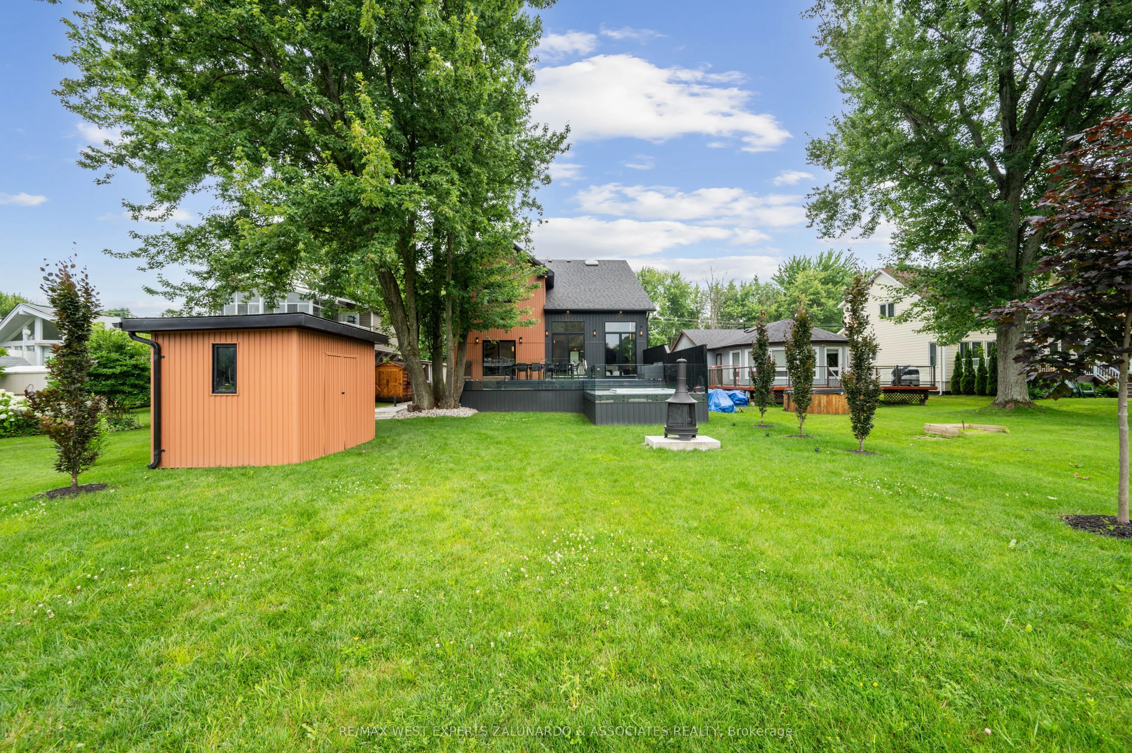 36 Simcoe Road