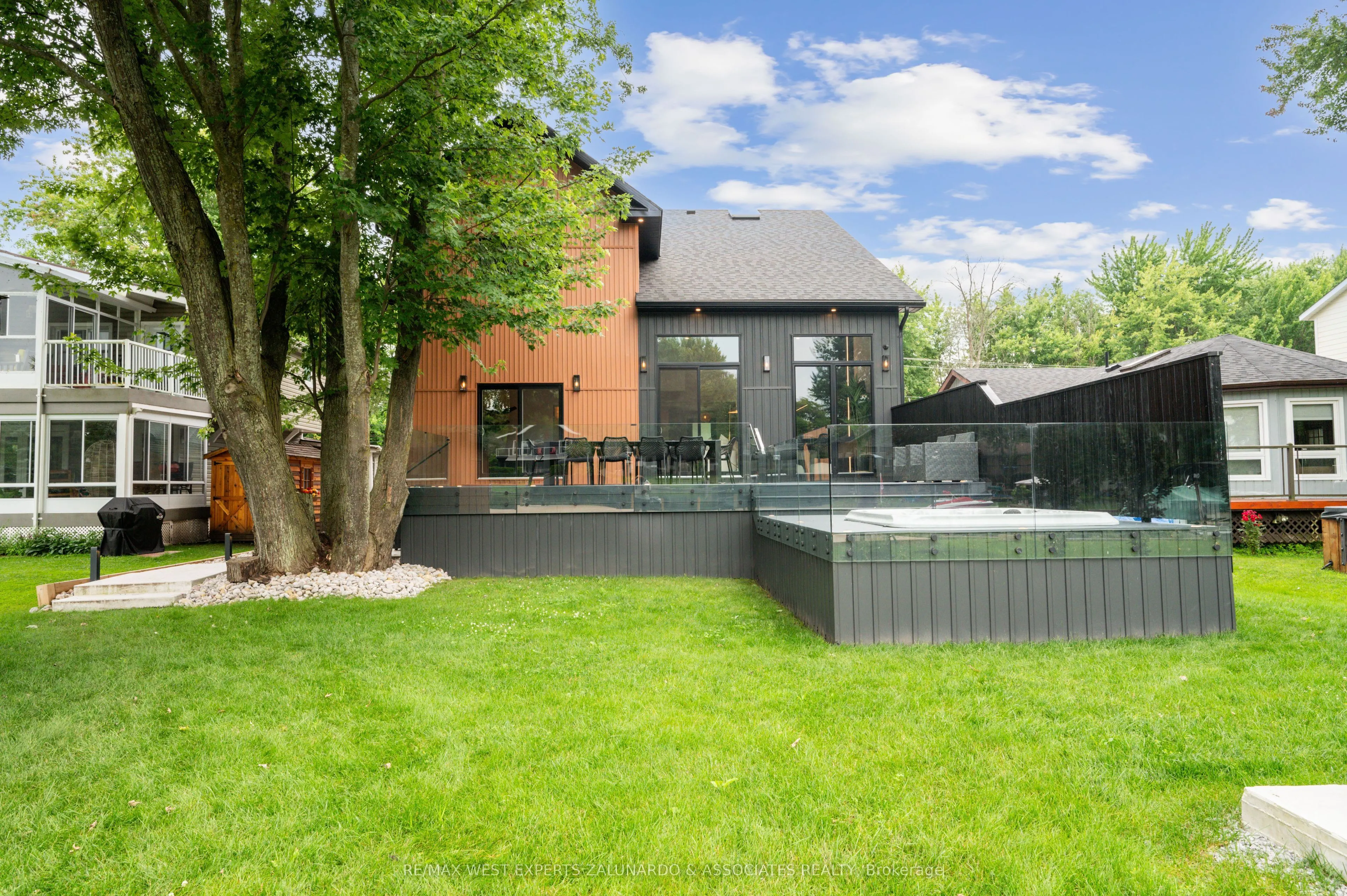 36 Simcoe Road