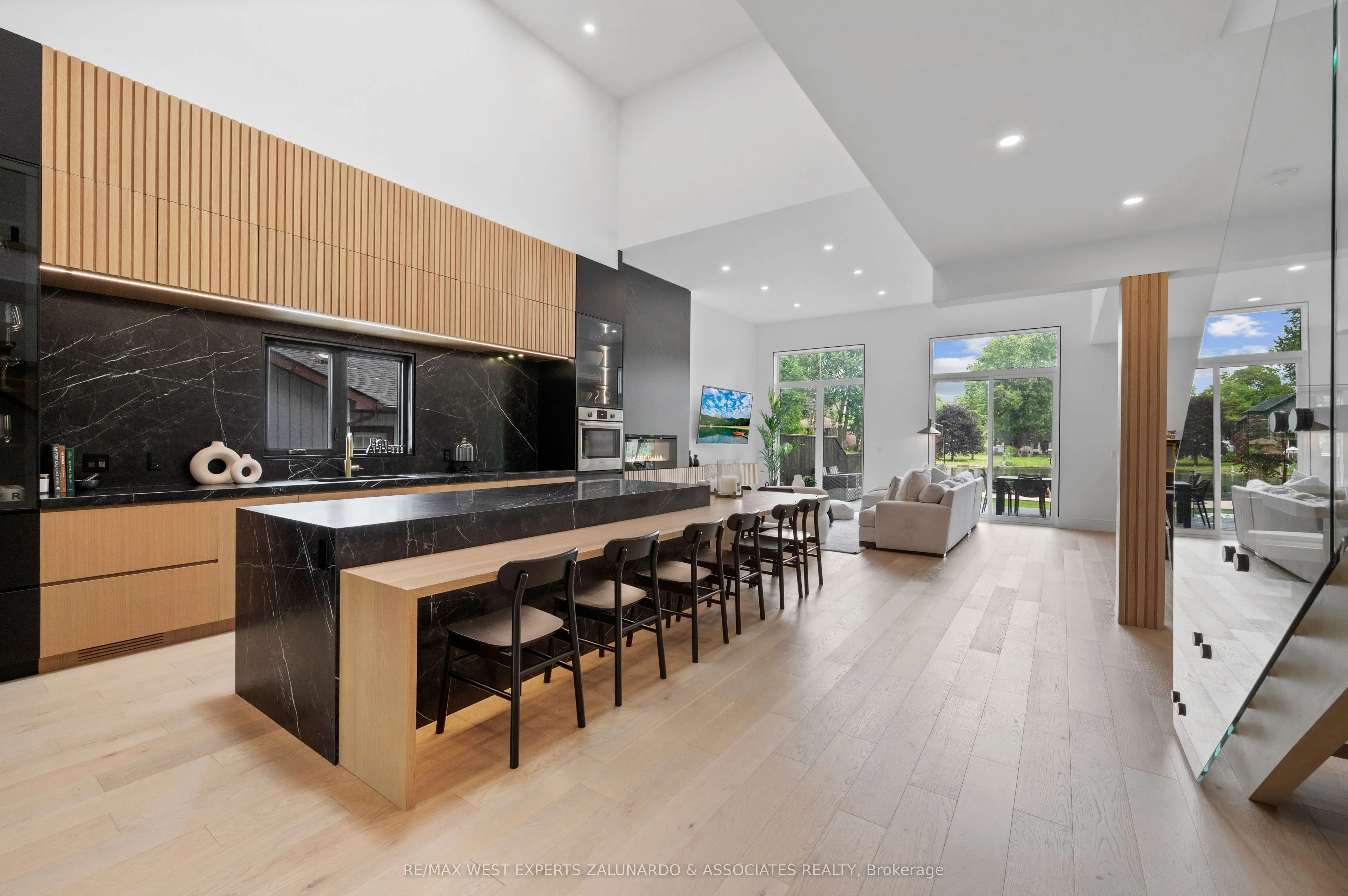 36 Simcoe Road
