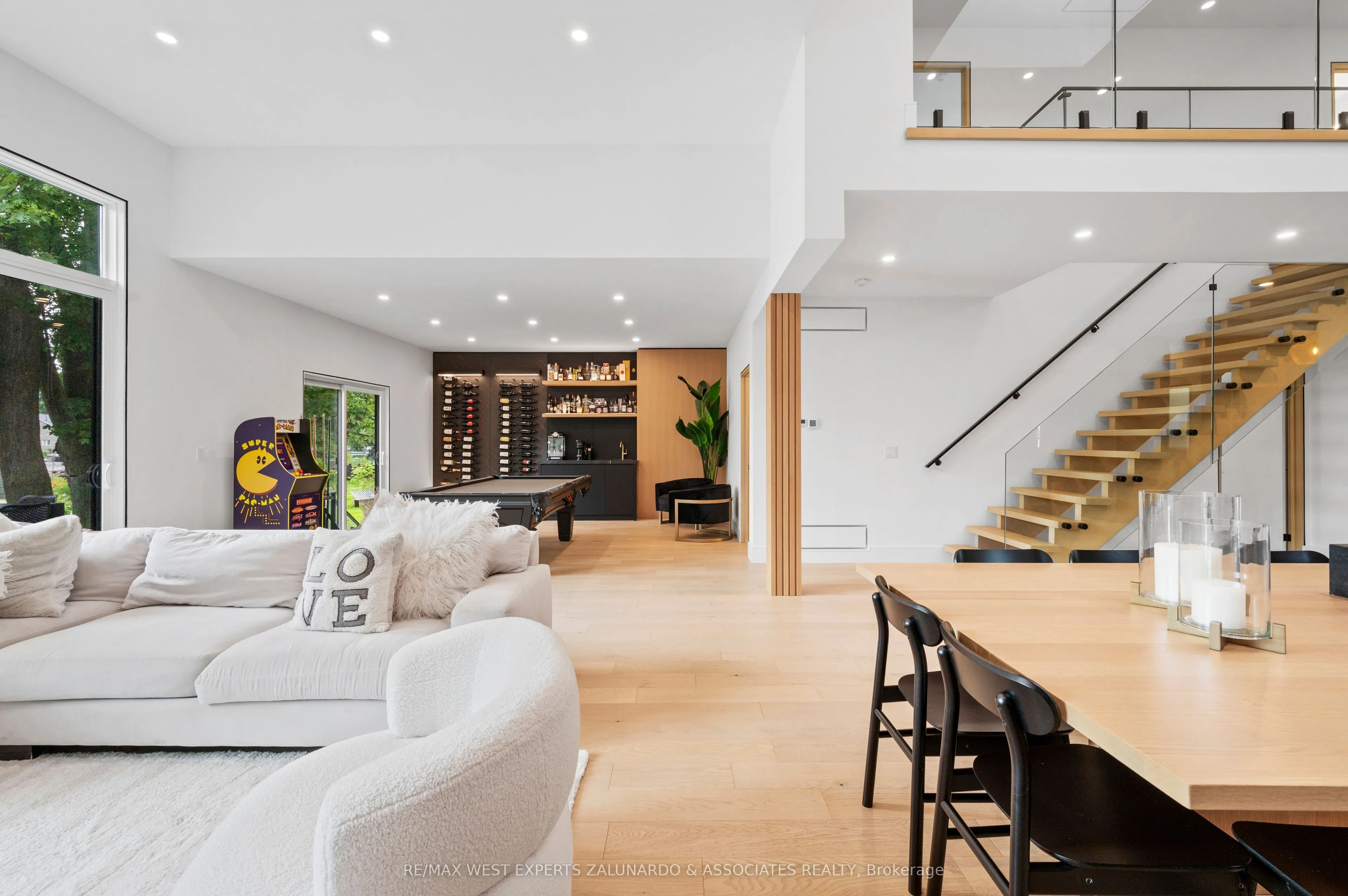 36 Simcoe Road