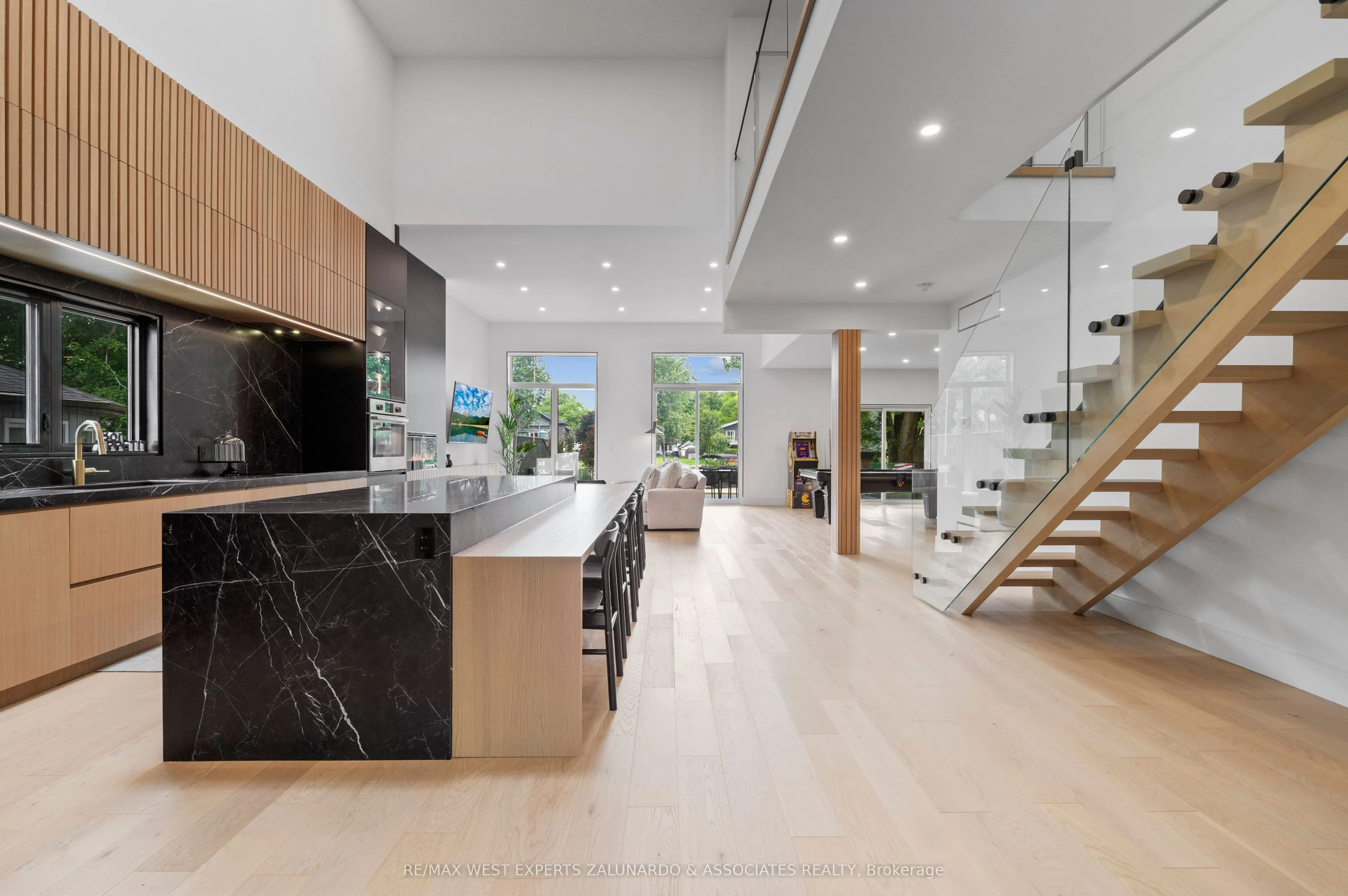 36 Simcoe Road