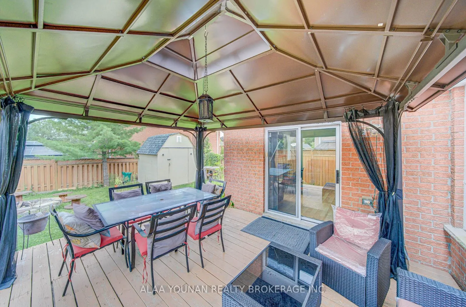 35 Nightingale Crescent