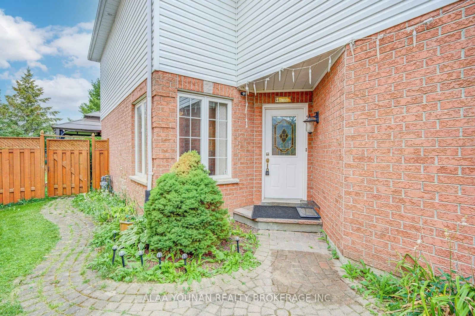 35 Nightingale Crescent