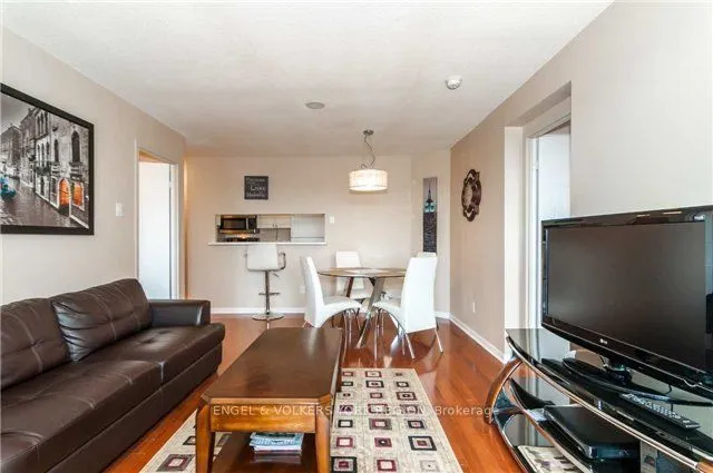 75 Ellen Street #1111