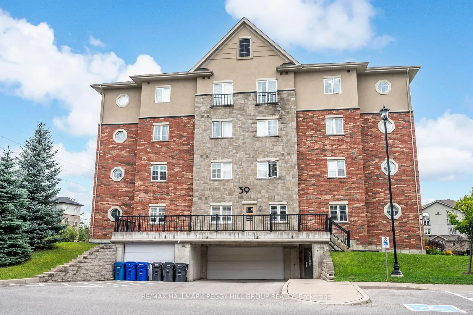 39 Ferndale Drive S #112