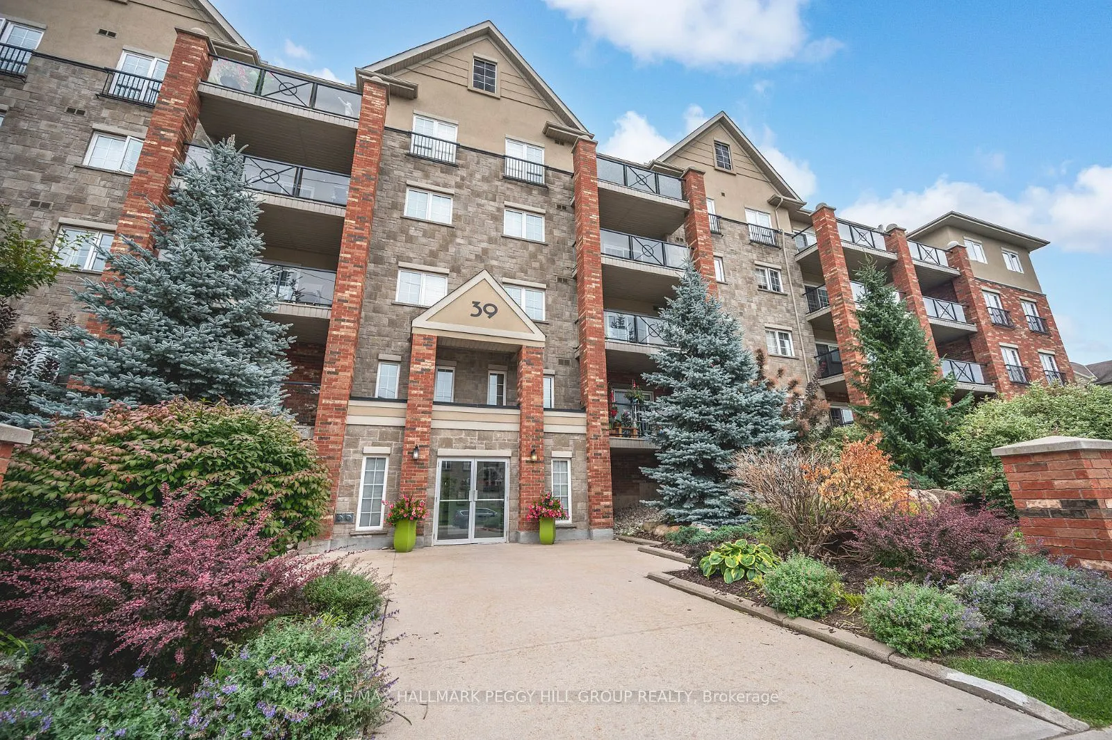 39 Ferndale Drive S #112