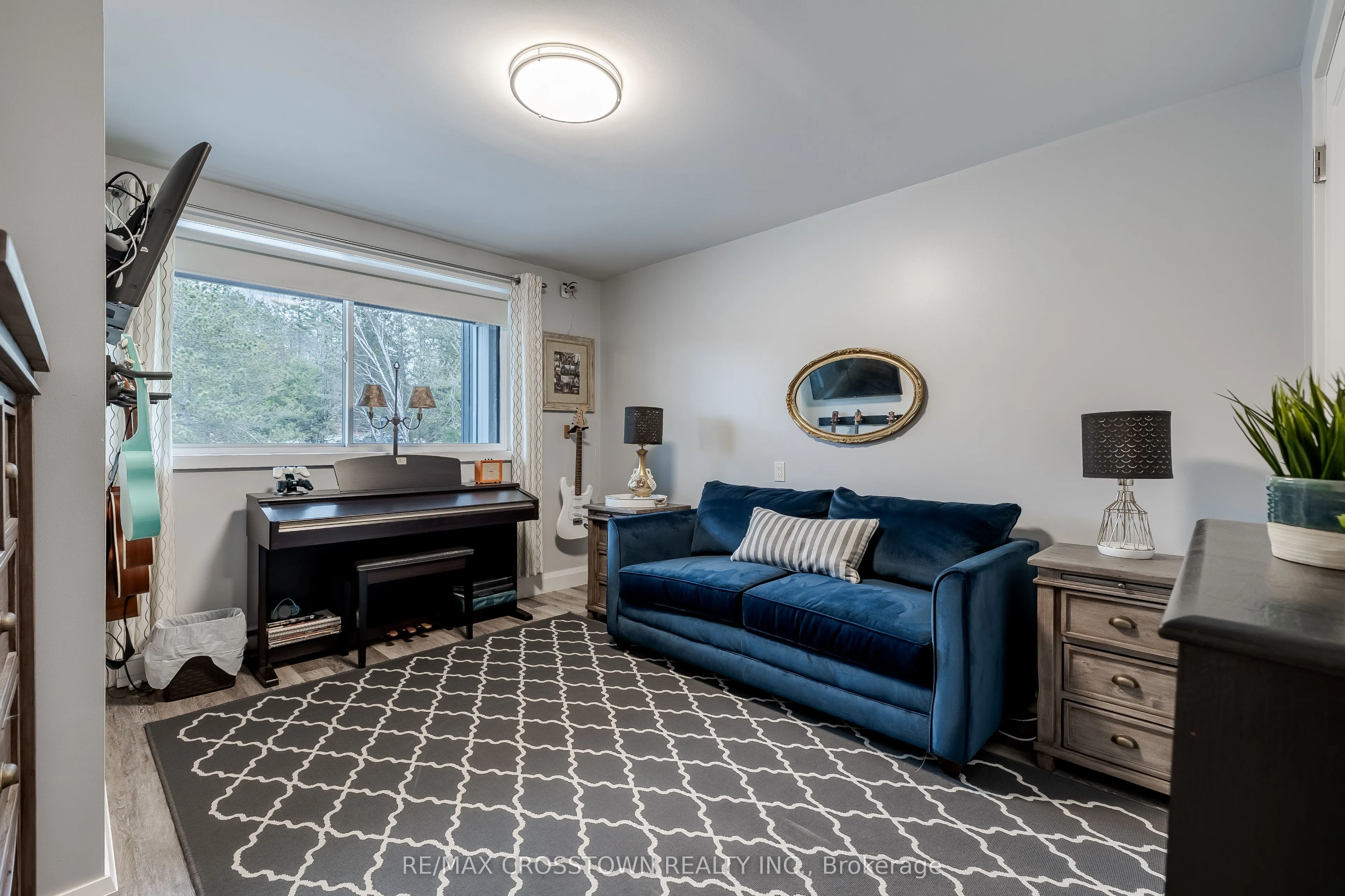 80 HORSESHOE Boulevard #302