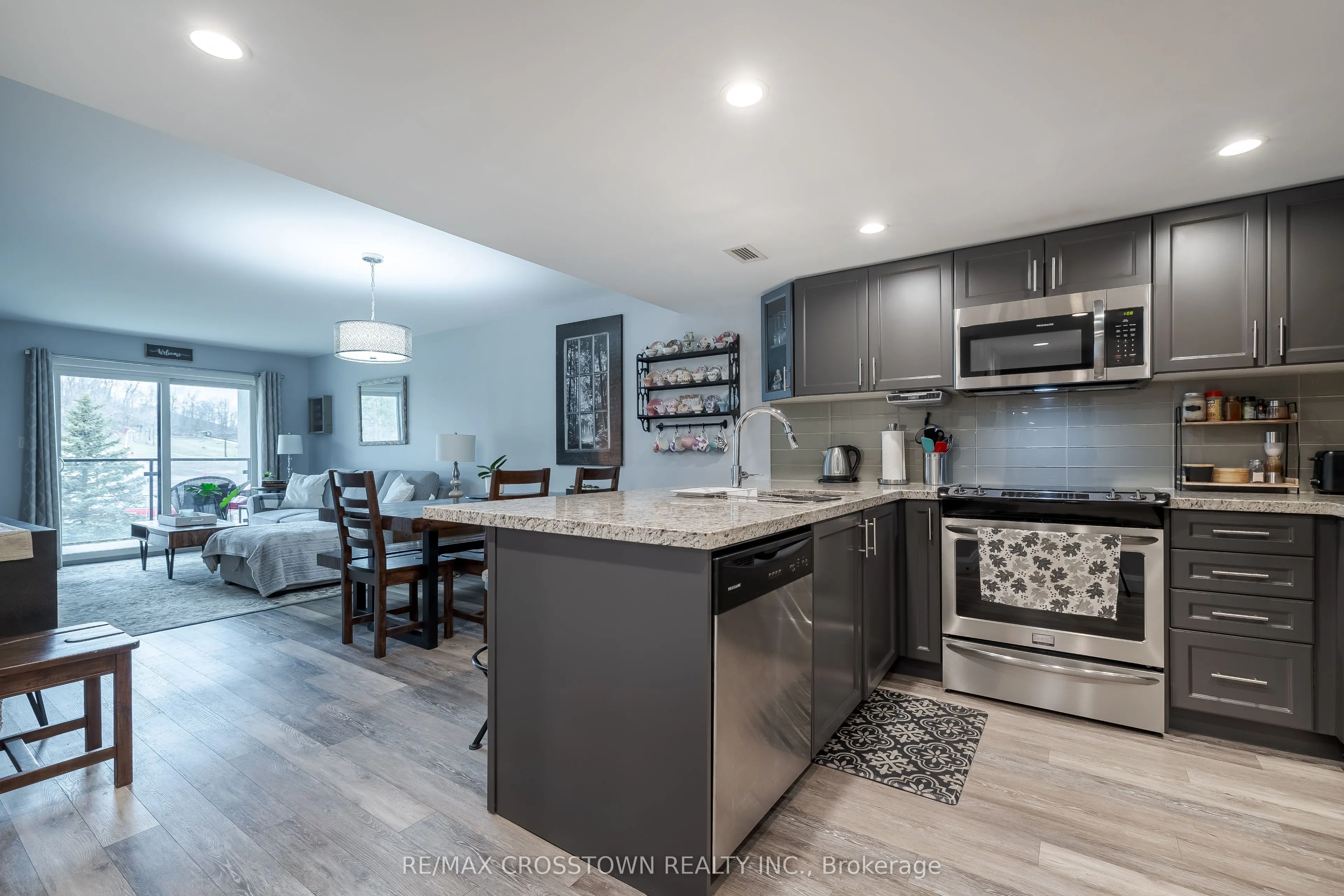 80 HORSESHOE Boulevard #302
