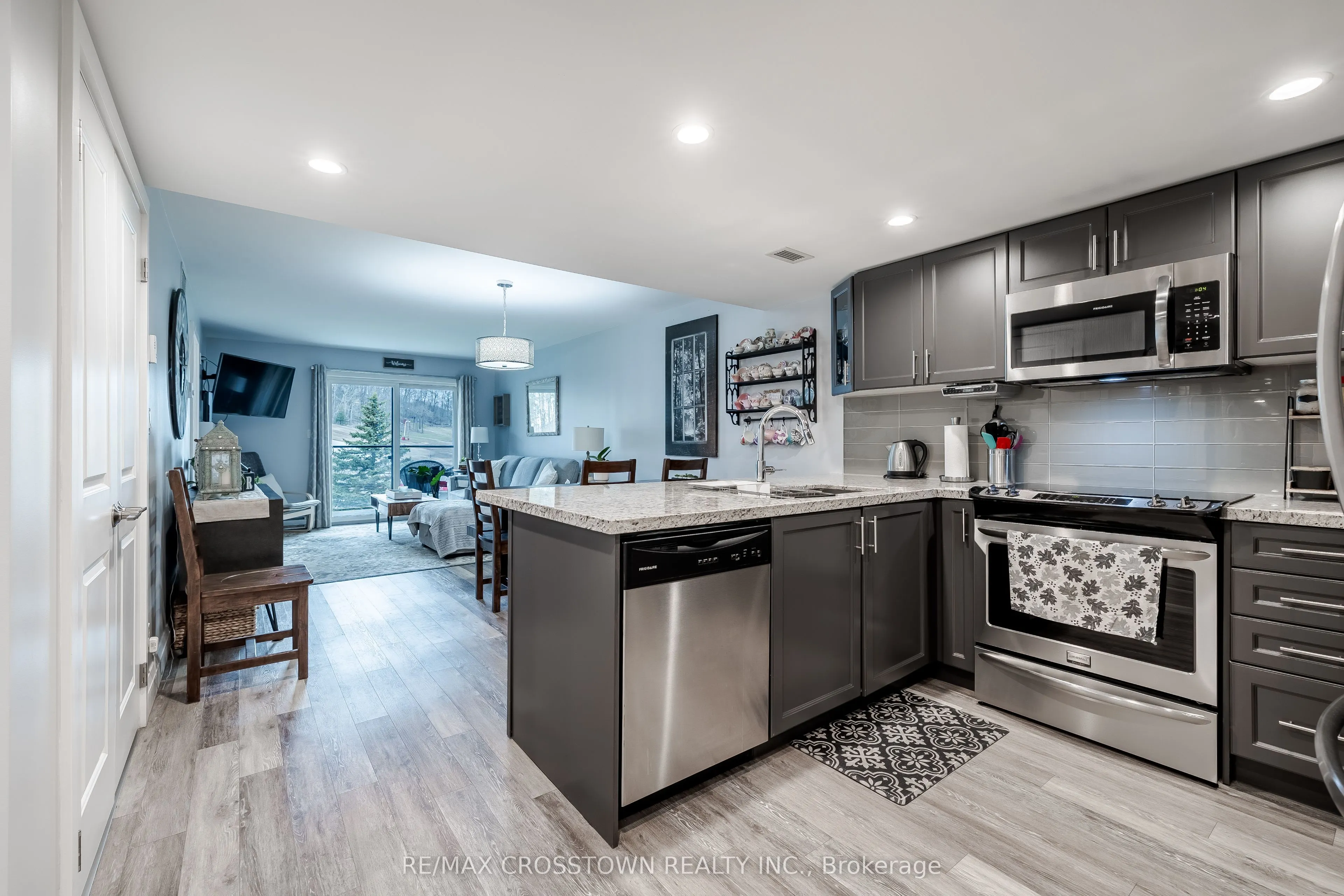 80 HORSESHOE Boulevard #302