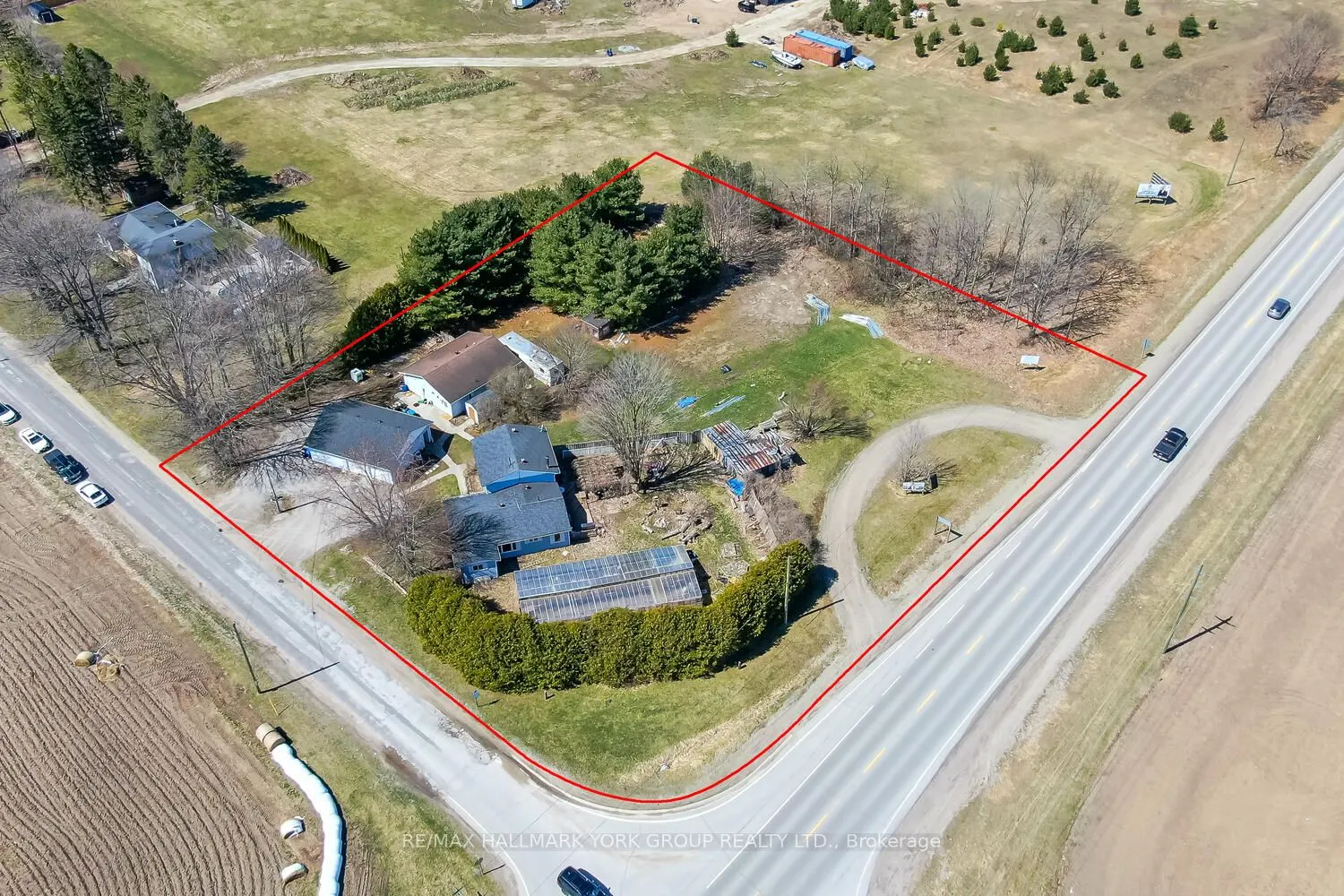 1008 Rainbow Valley Road W