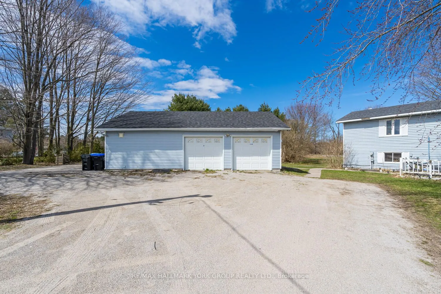 1008 Rainbow Valley Road W