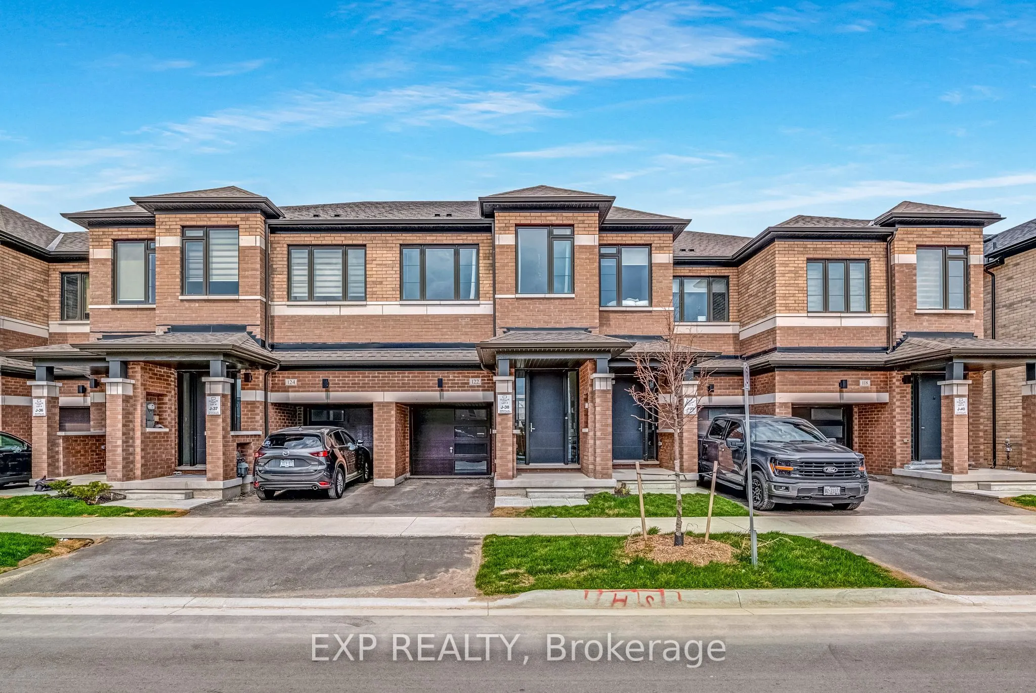 122 Turnberry Lane