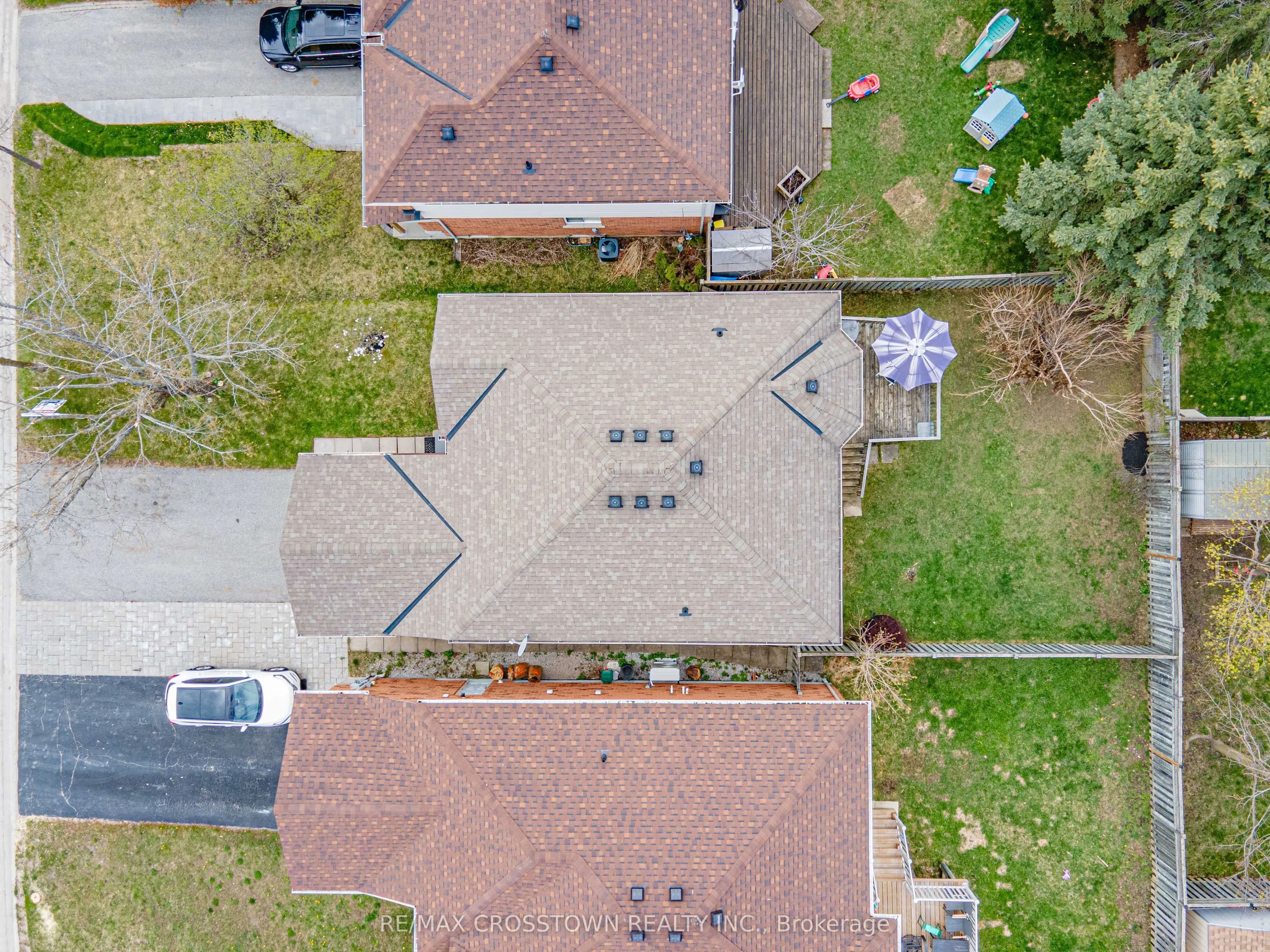36 Leslie Avenue