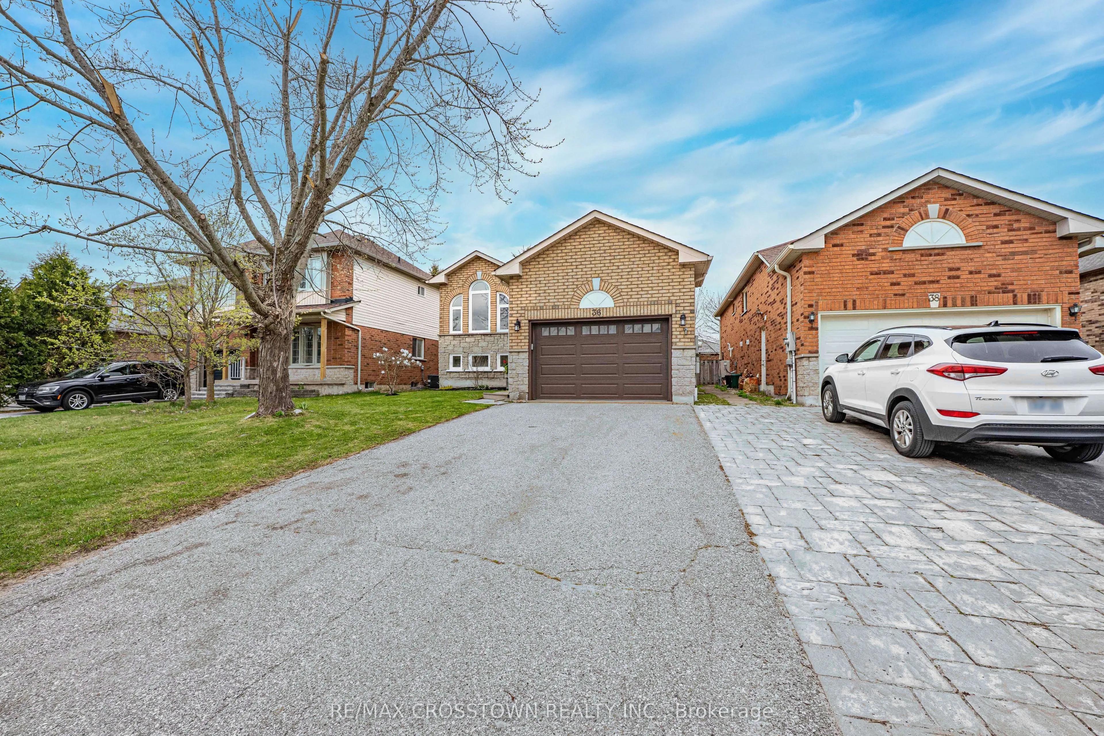 36 Leslie Avenue