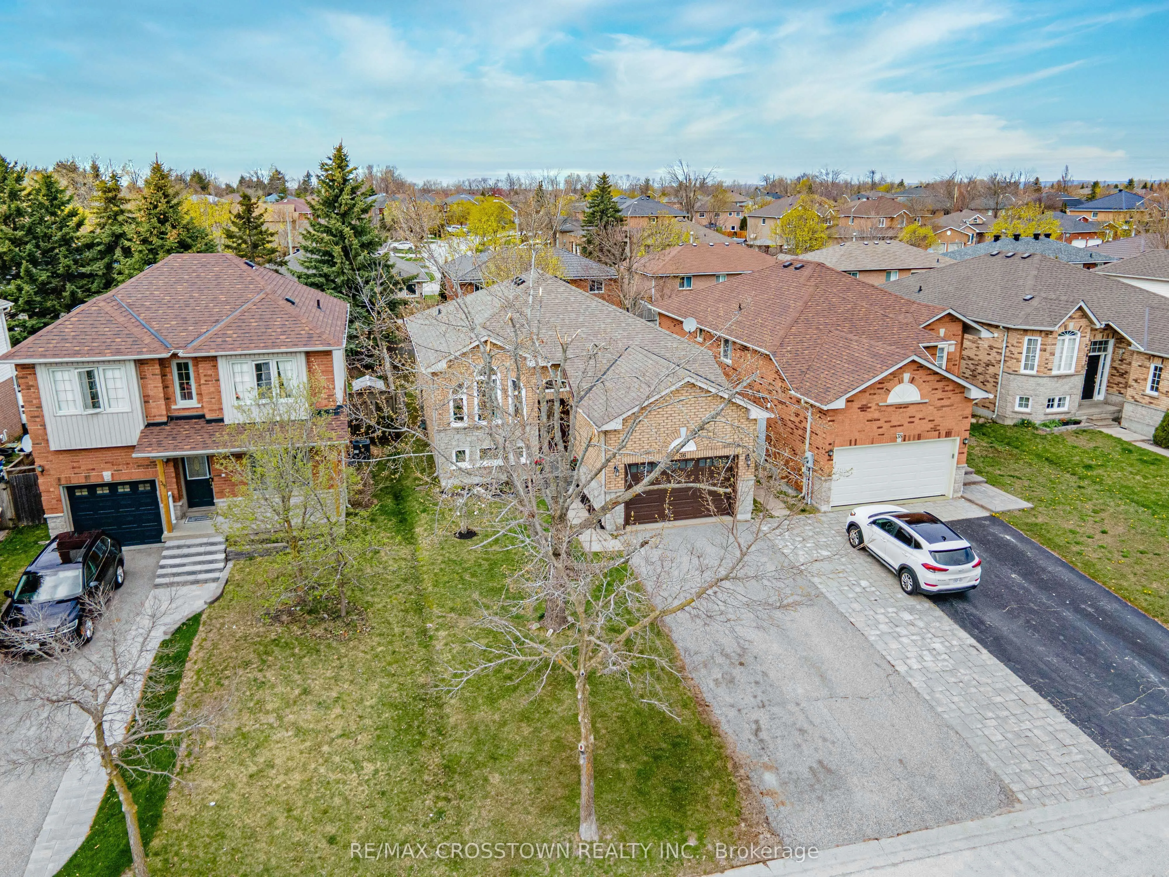 36 Leslie Avenue