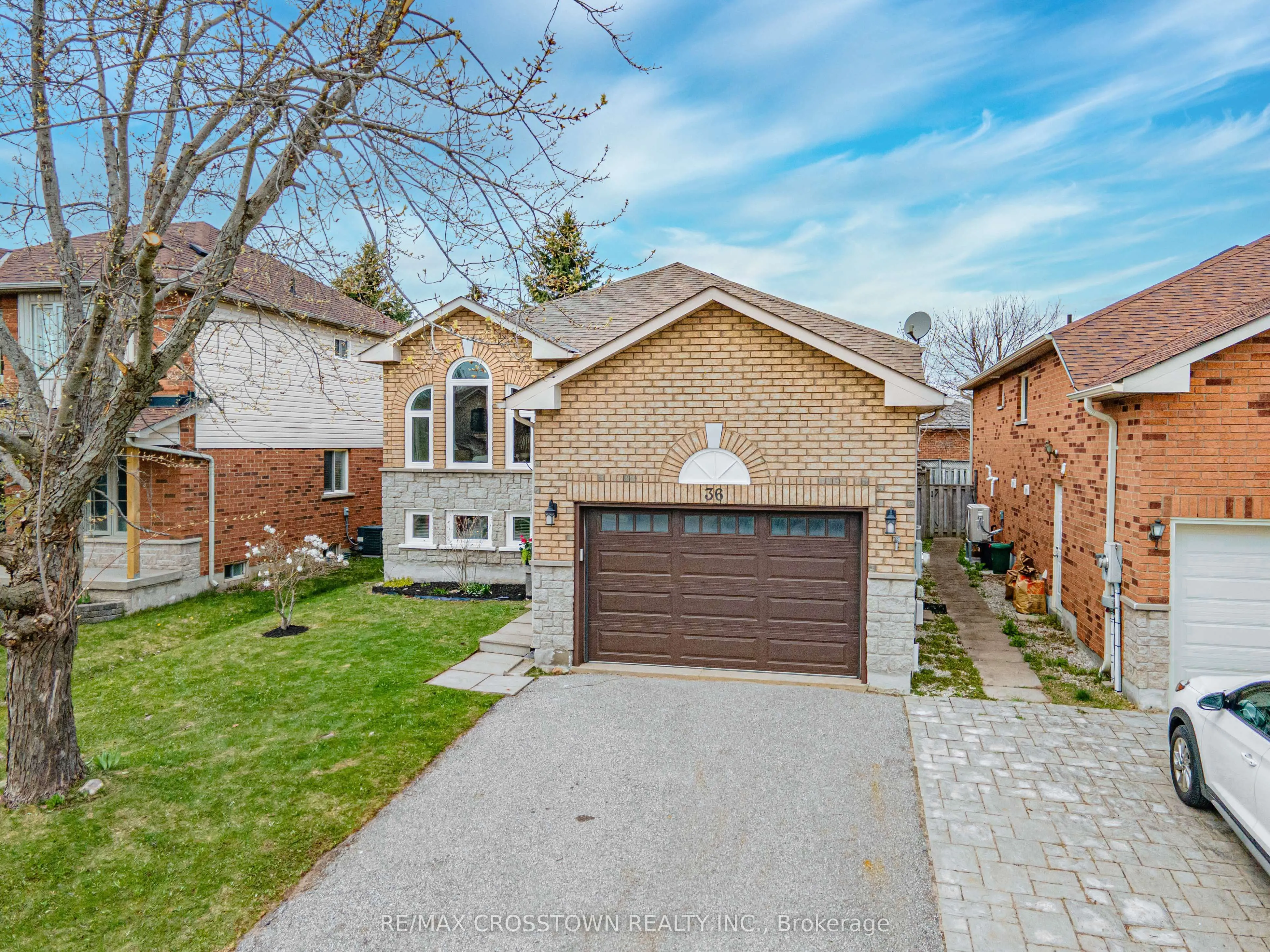 36 Leslie Avenue