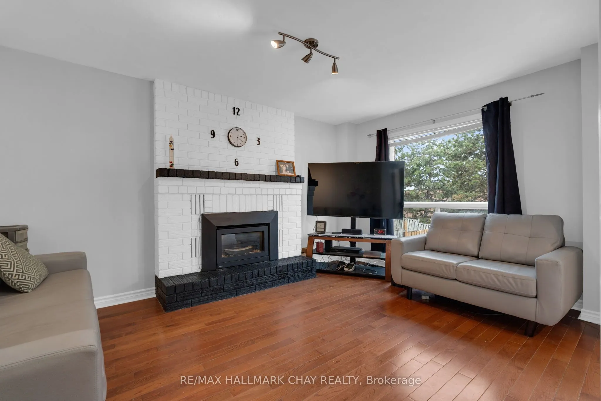 4 Trillium Crescent