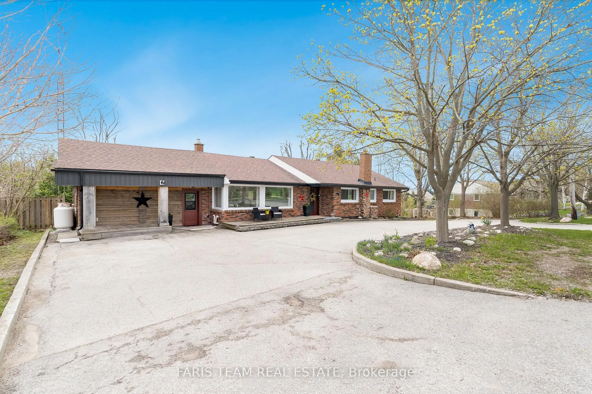 2447 Ridge Road W