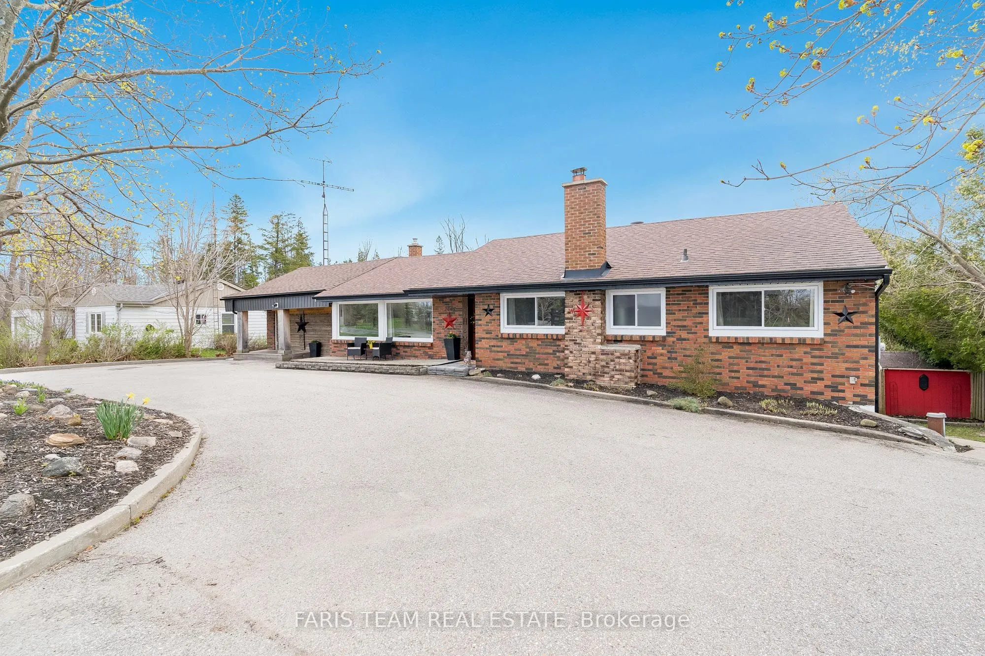 2447 Ridge Road W