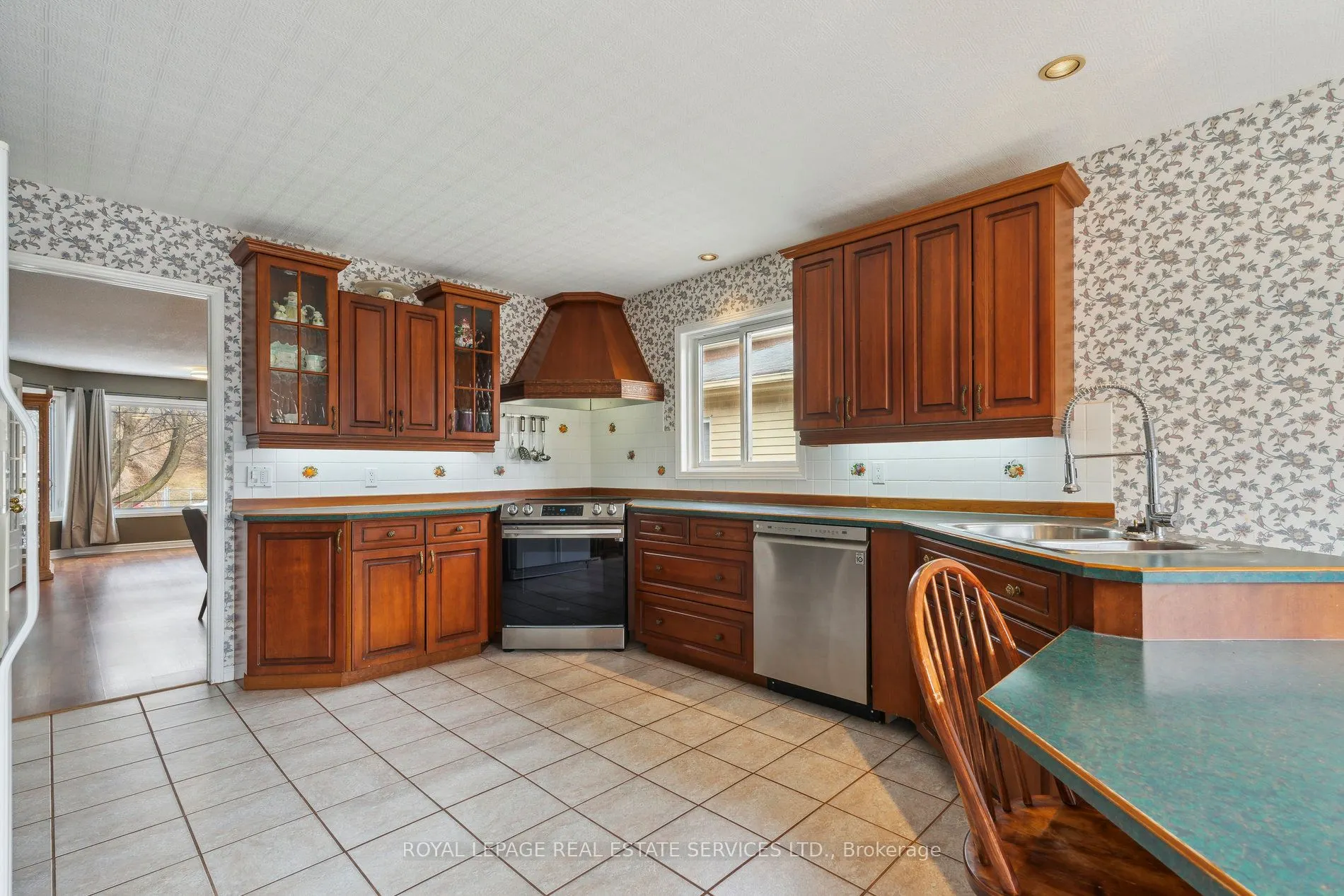 19 Engel Crescent