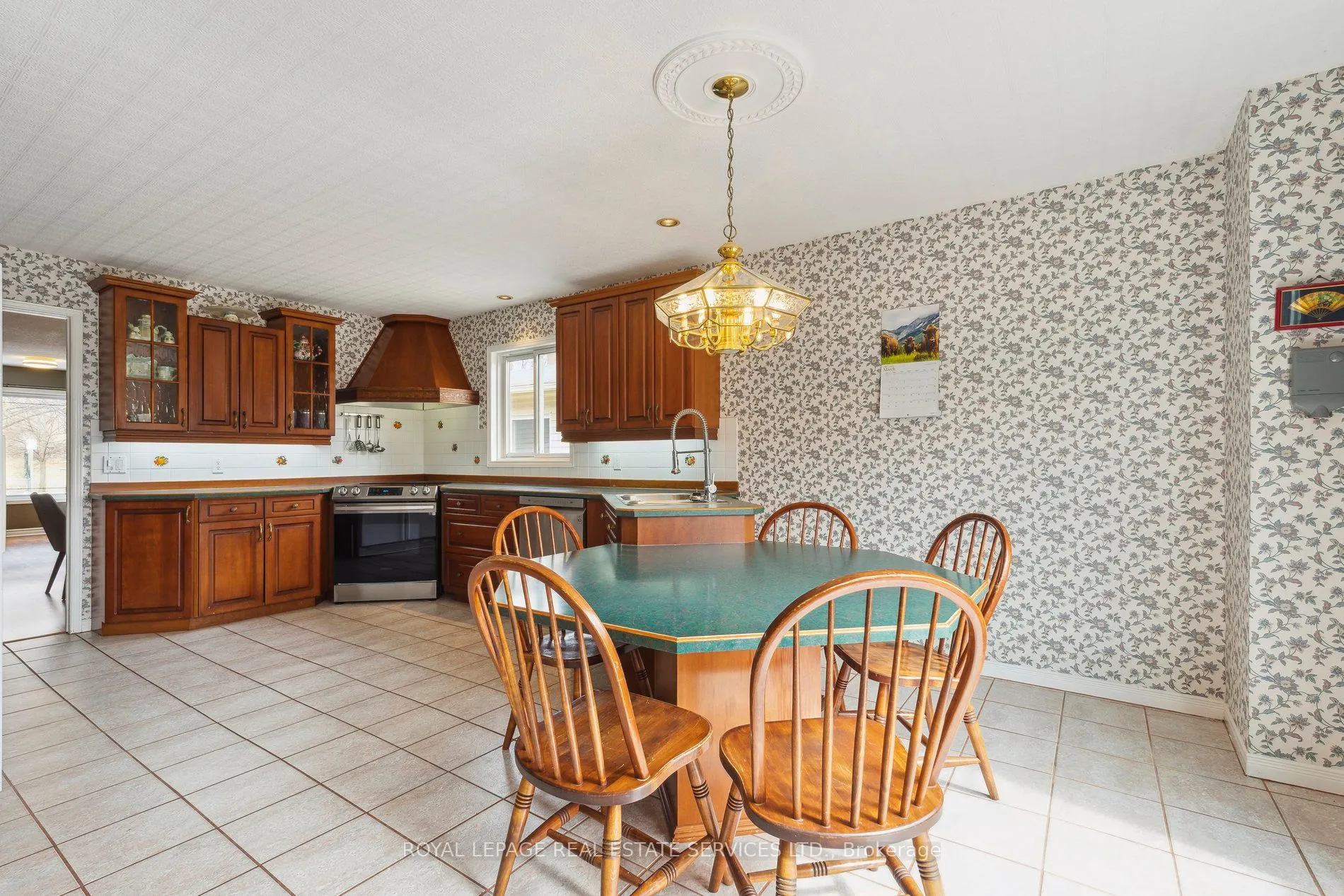 19 Engel Crescent