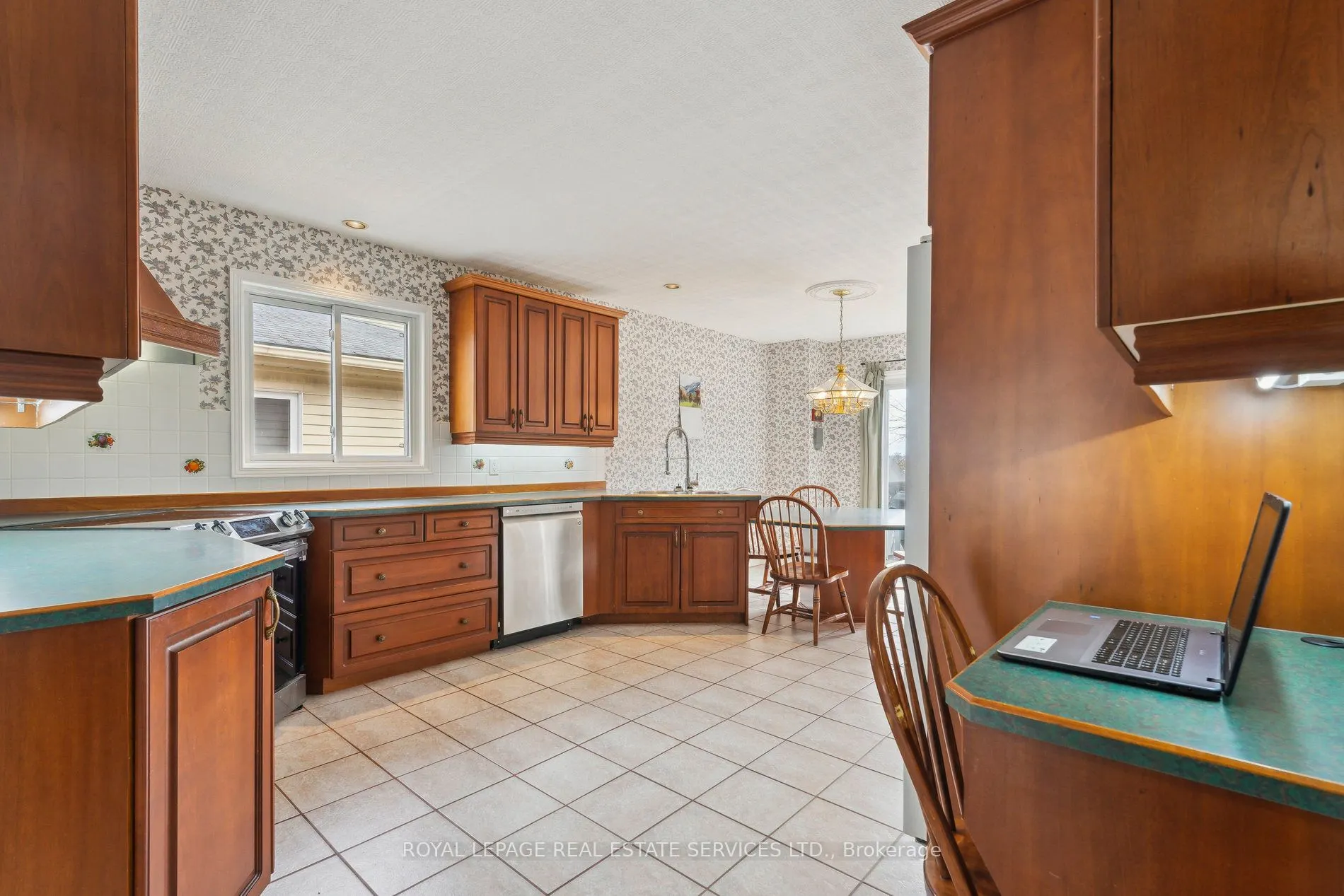 19 Engel Crescent