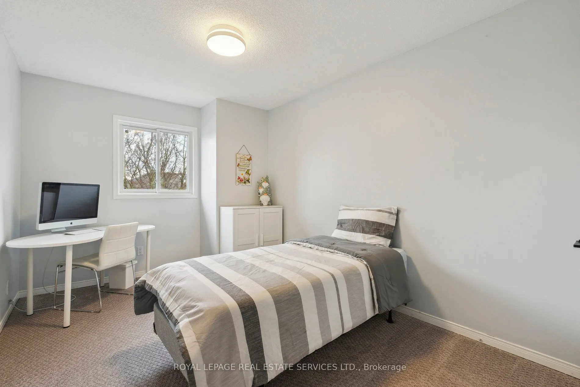 19 Engel Crescent