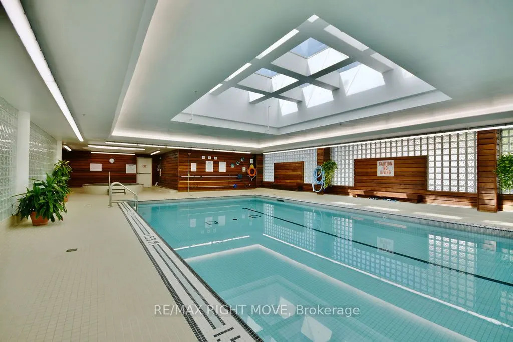 150 Dunlop Street E, #1108