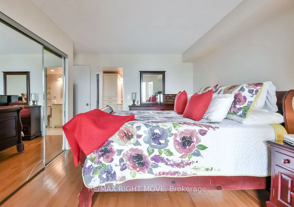 150 Dunlop Street E, #1108