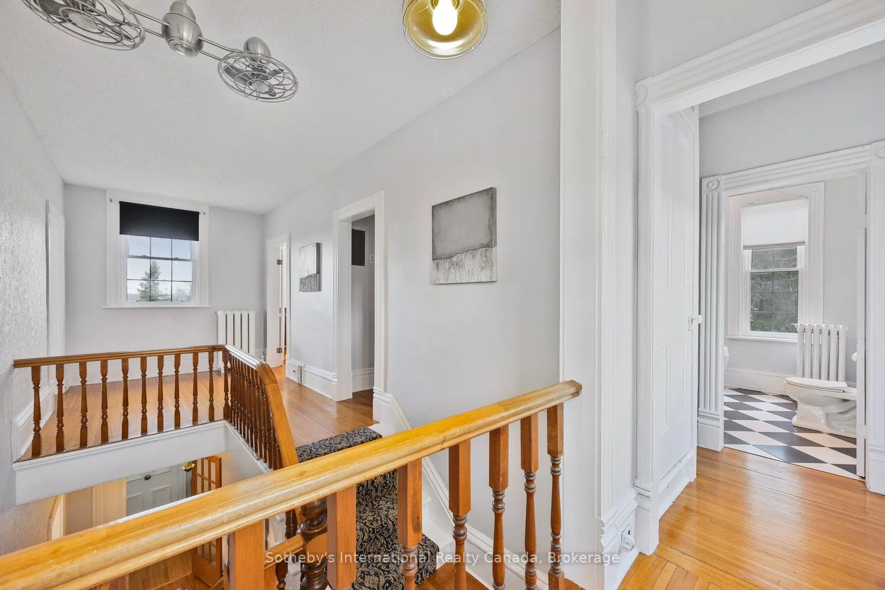 26 Robert Street E