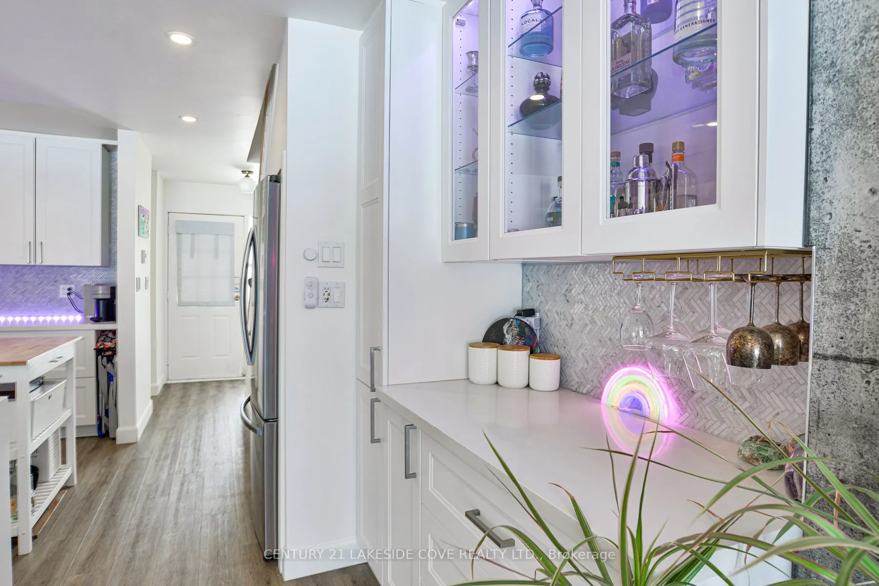 4 Paradise Boulevard #19