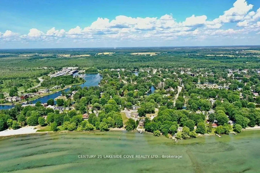 4 Paradise Boulevard #19