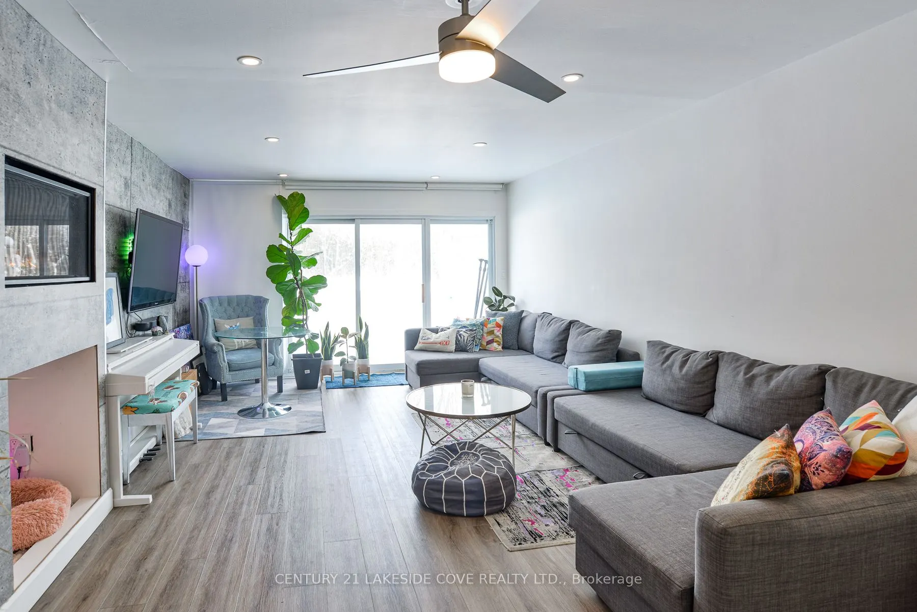 4 Paradise Boulevard #19