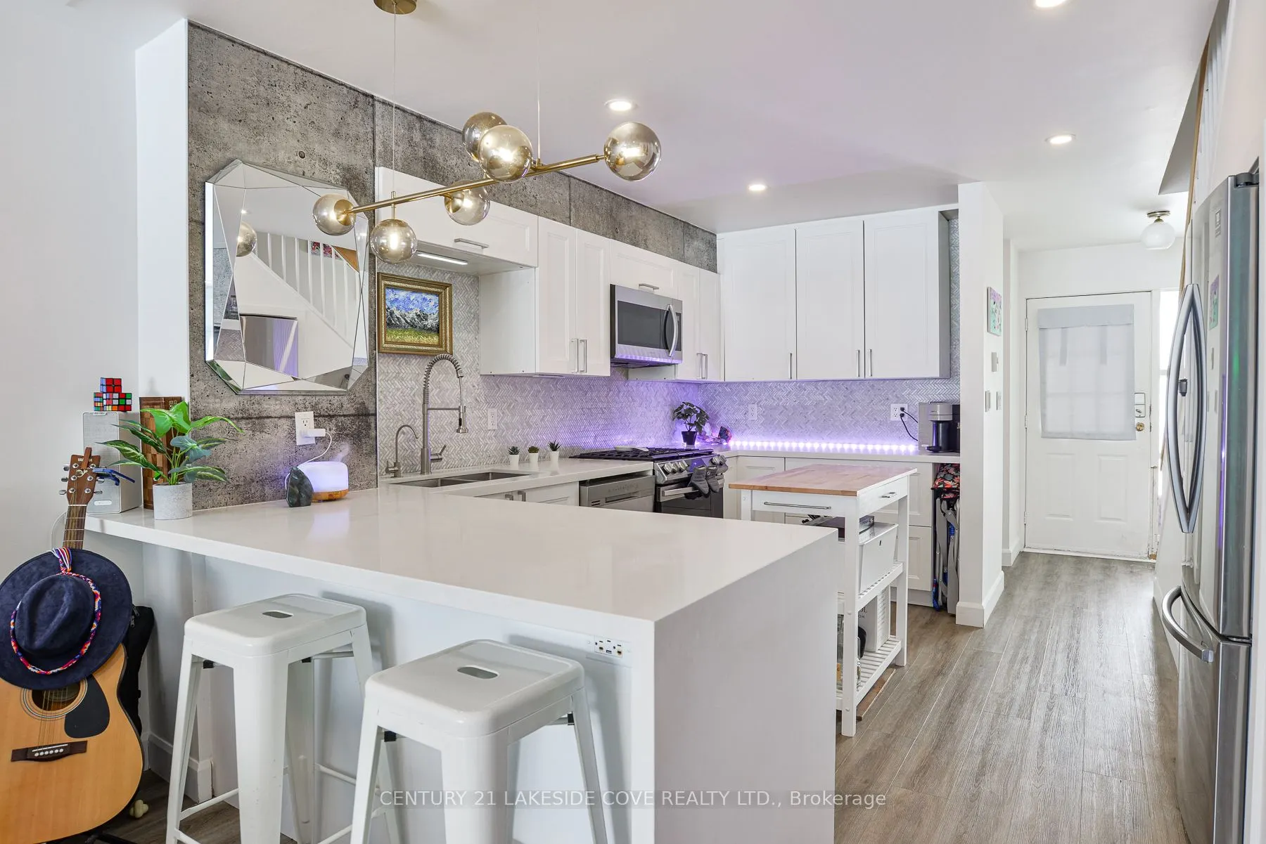 4 Paradise Boulevard #19
