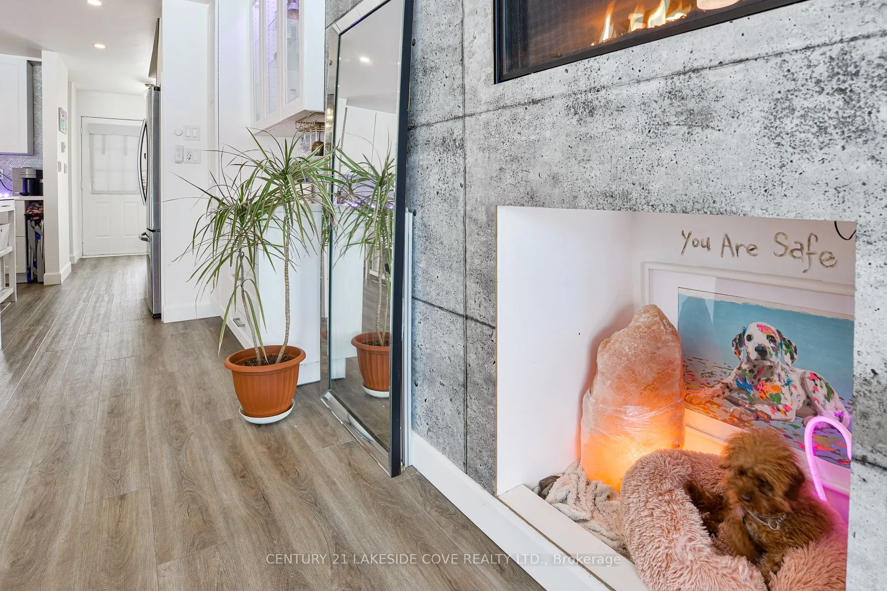 4 Paradise Boulevard #19