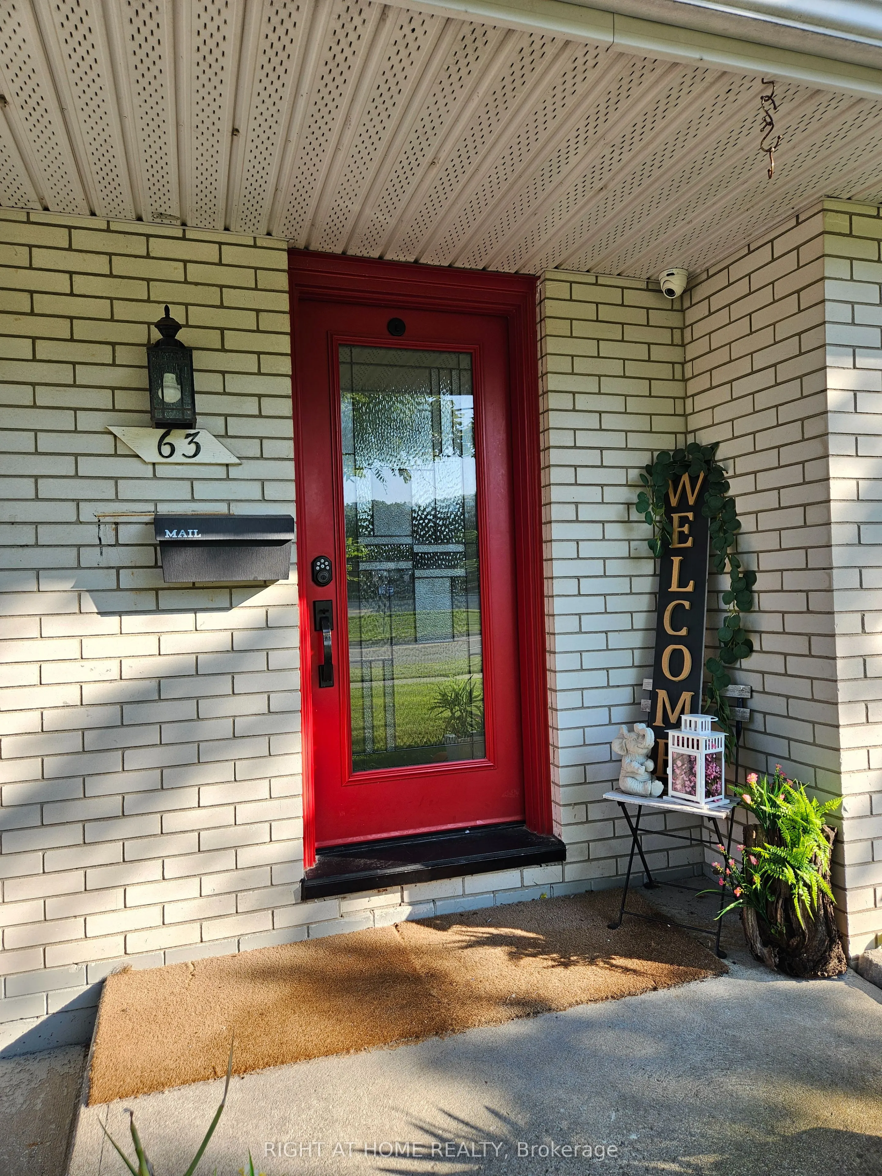63 Cundles Road E