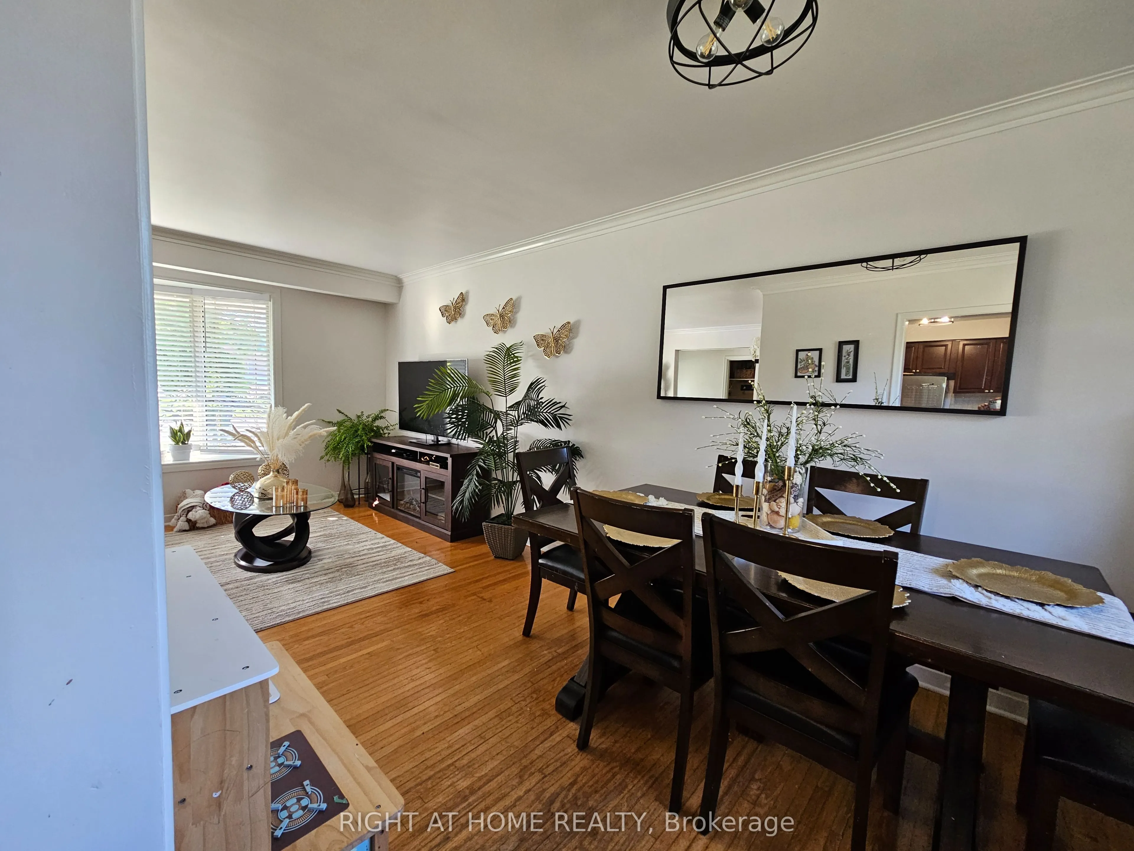 63 Cundles Road E