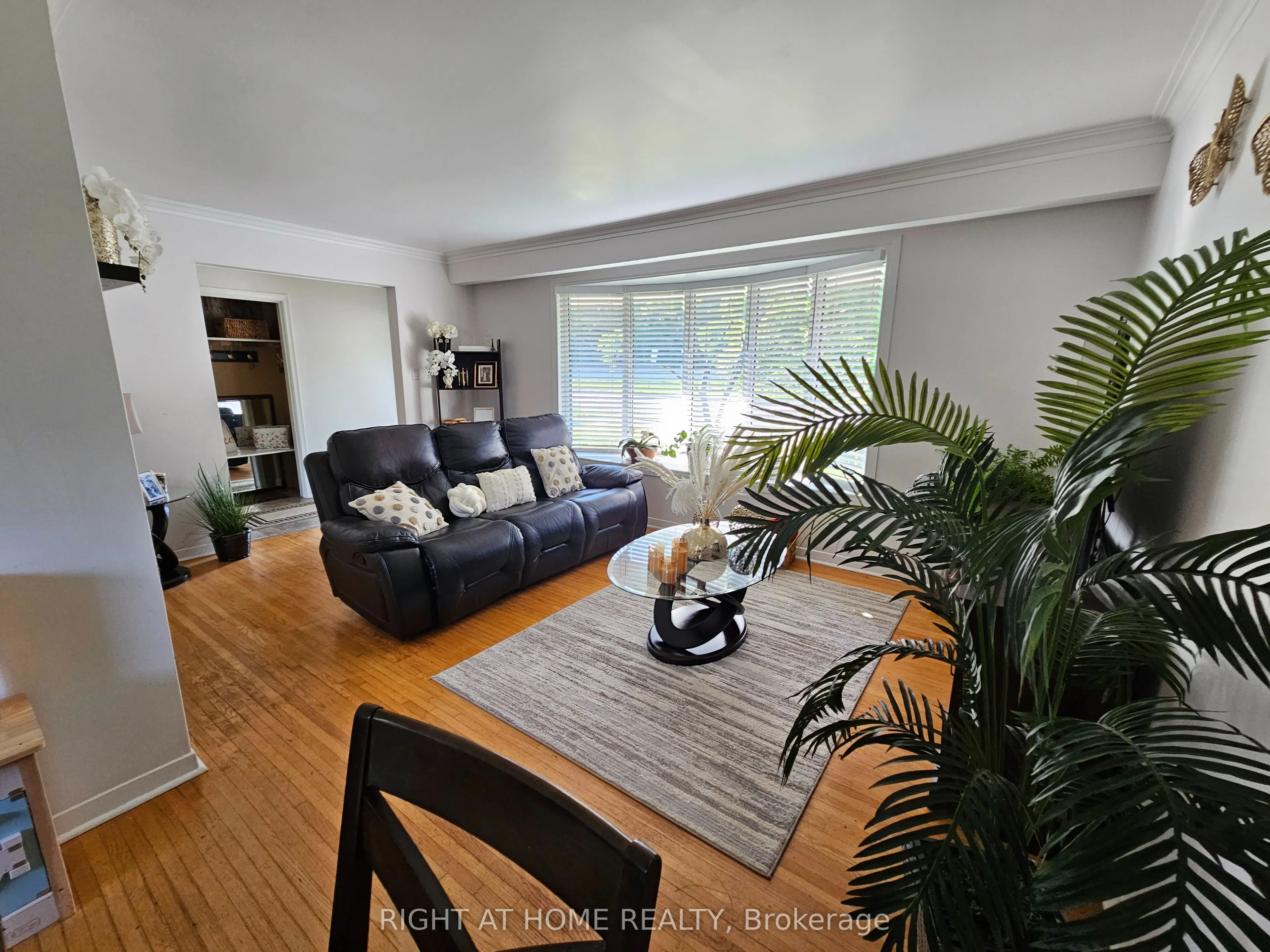 63 Cundles Road E
