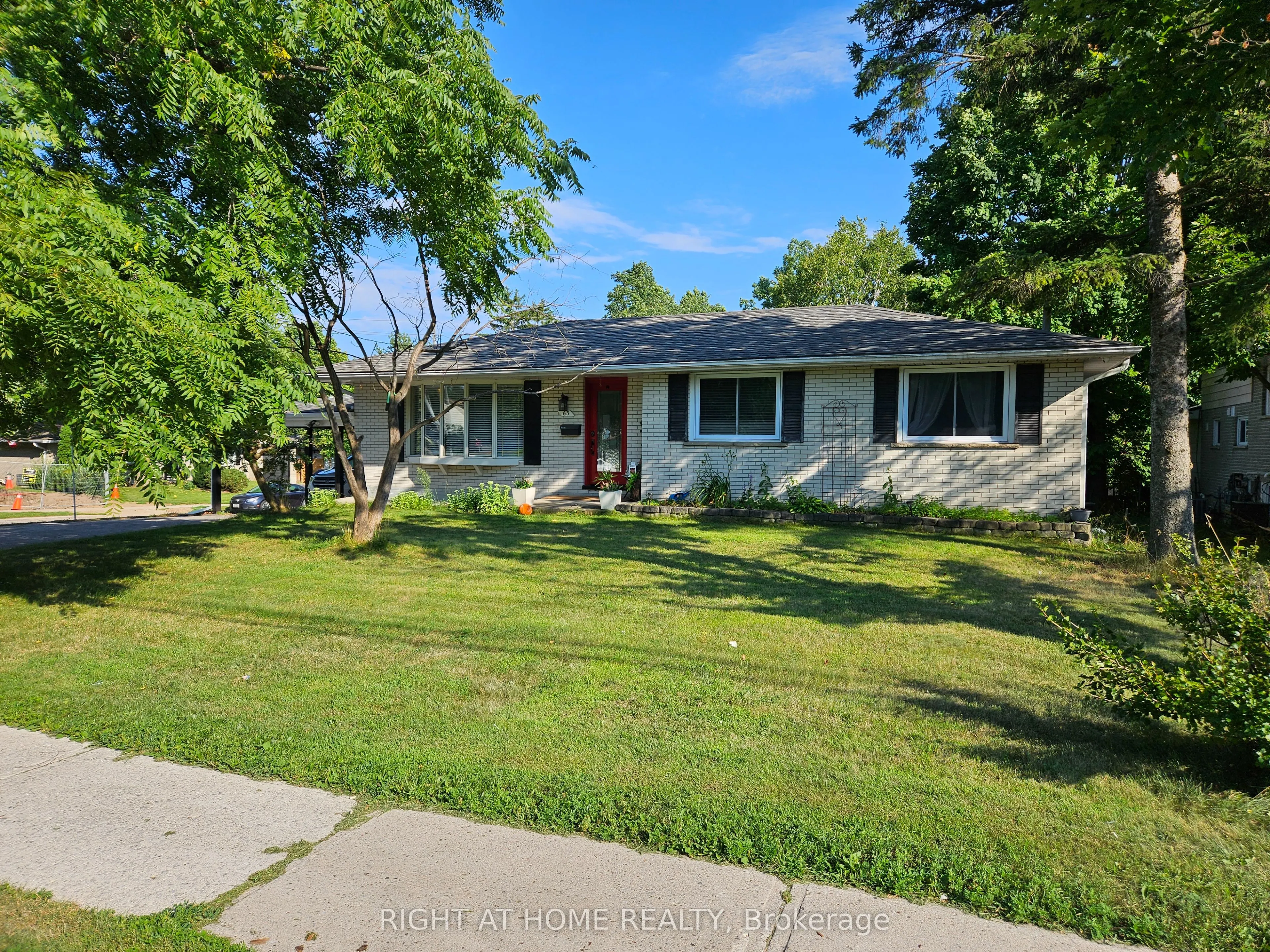63 Cundles Road E