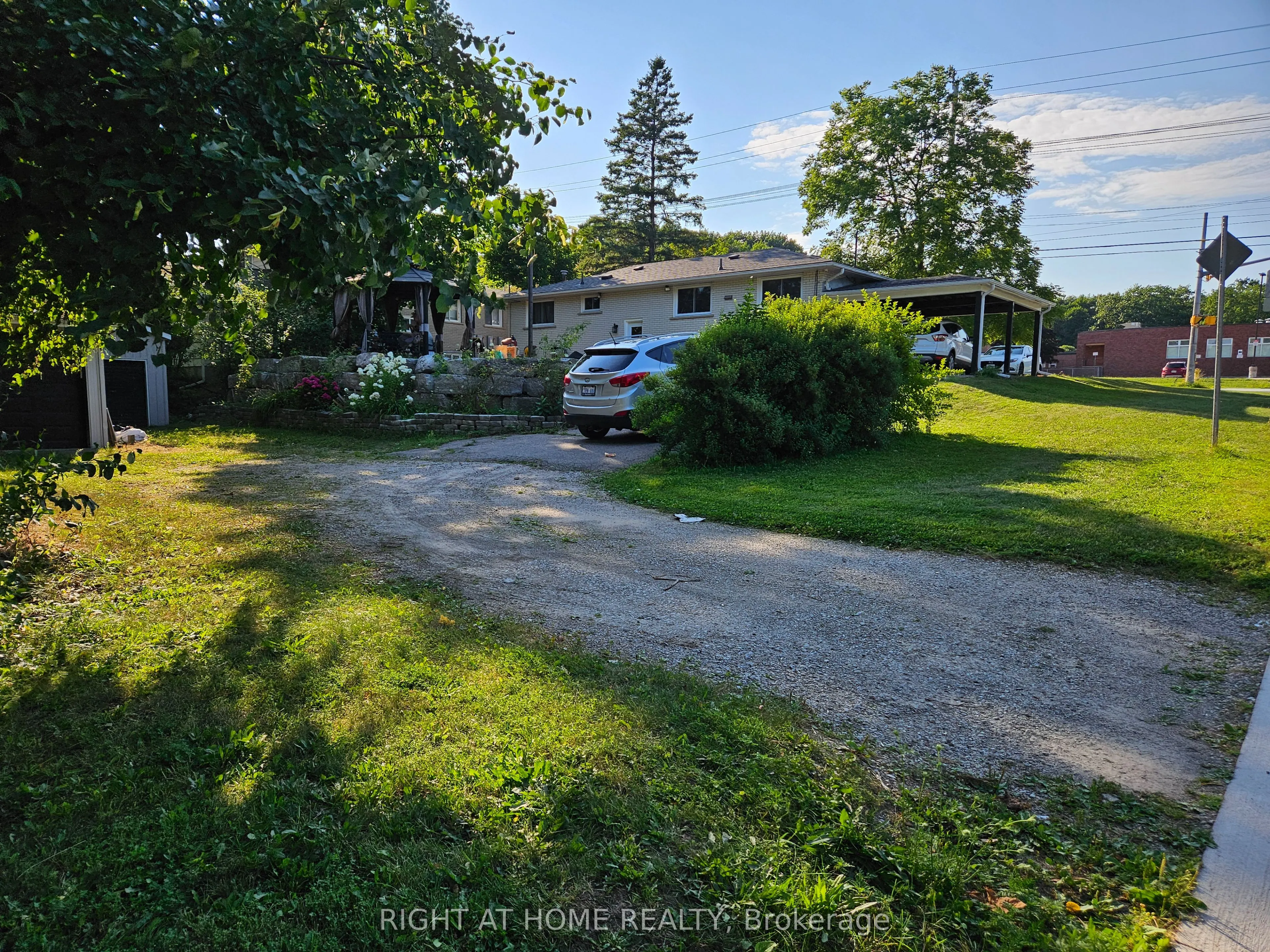 63 Cundles Road E