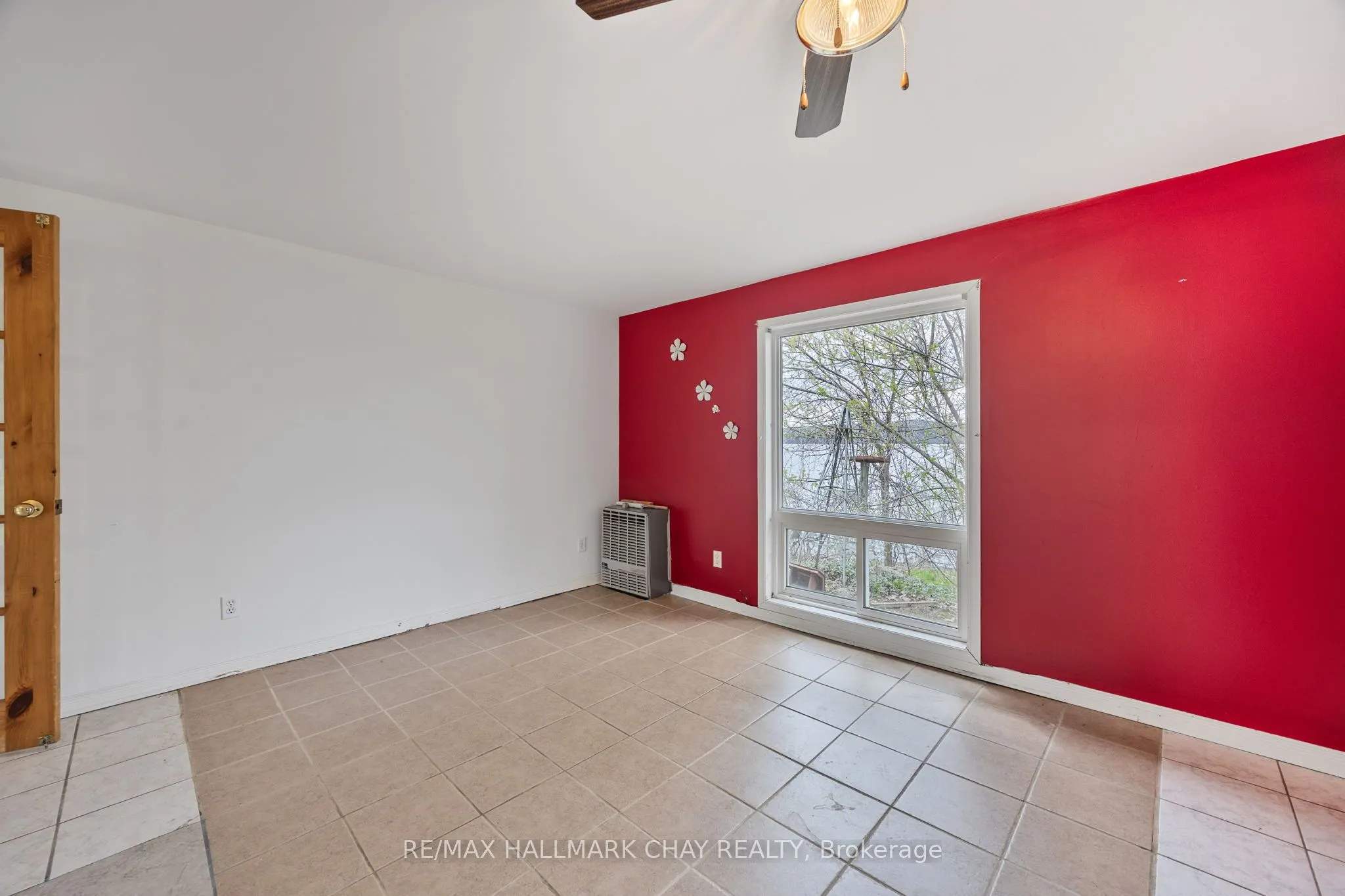4 Lakeshore Road