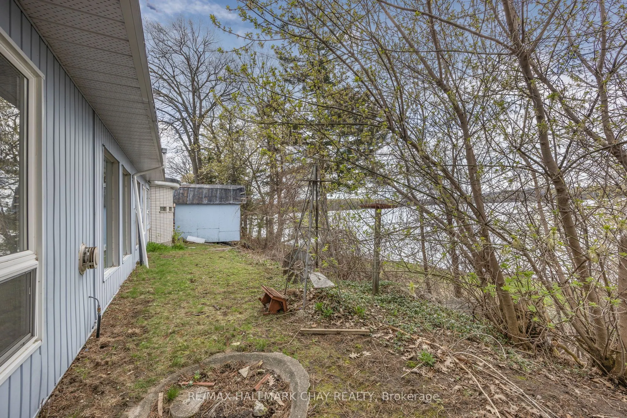 4 Lakeshore Road
