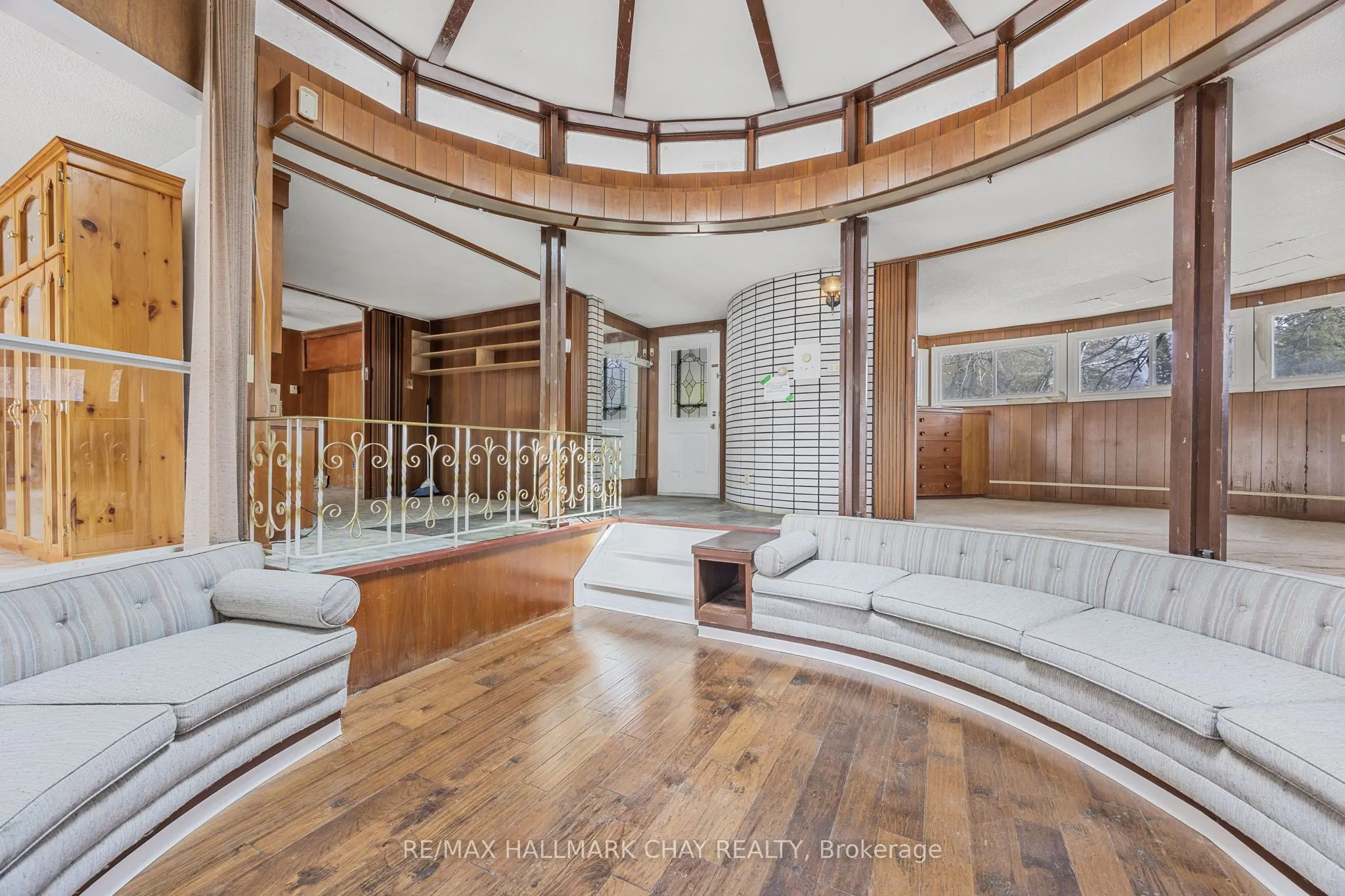 4 Lakeshore Road