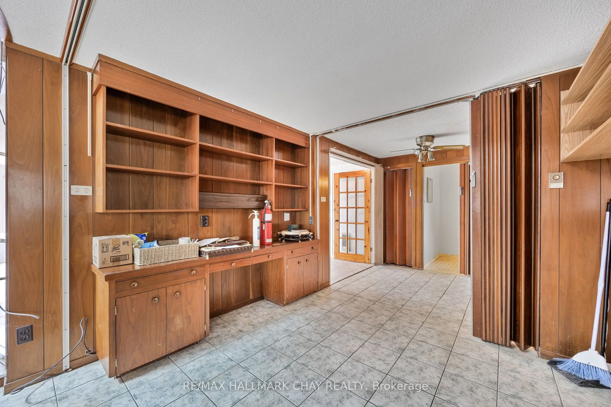 4 Lakeshore Road